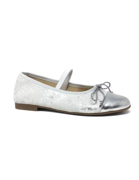 bailarina con pulsera plata