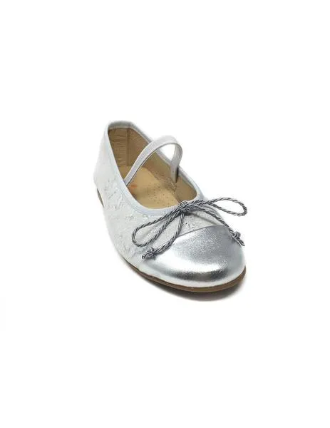 bailarina con pulsera plata