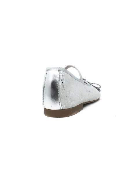 bailarina con pulsera plata