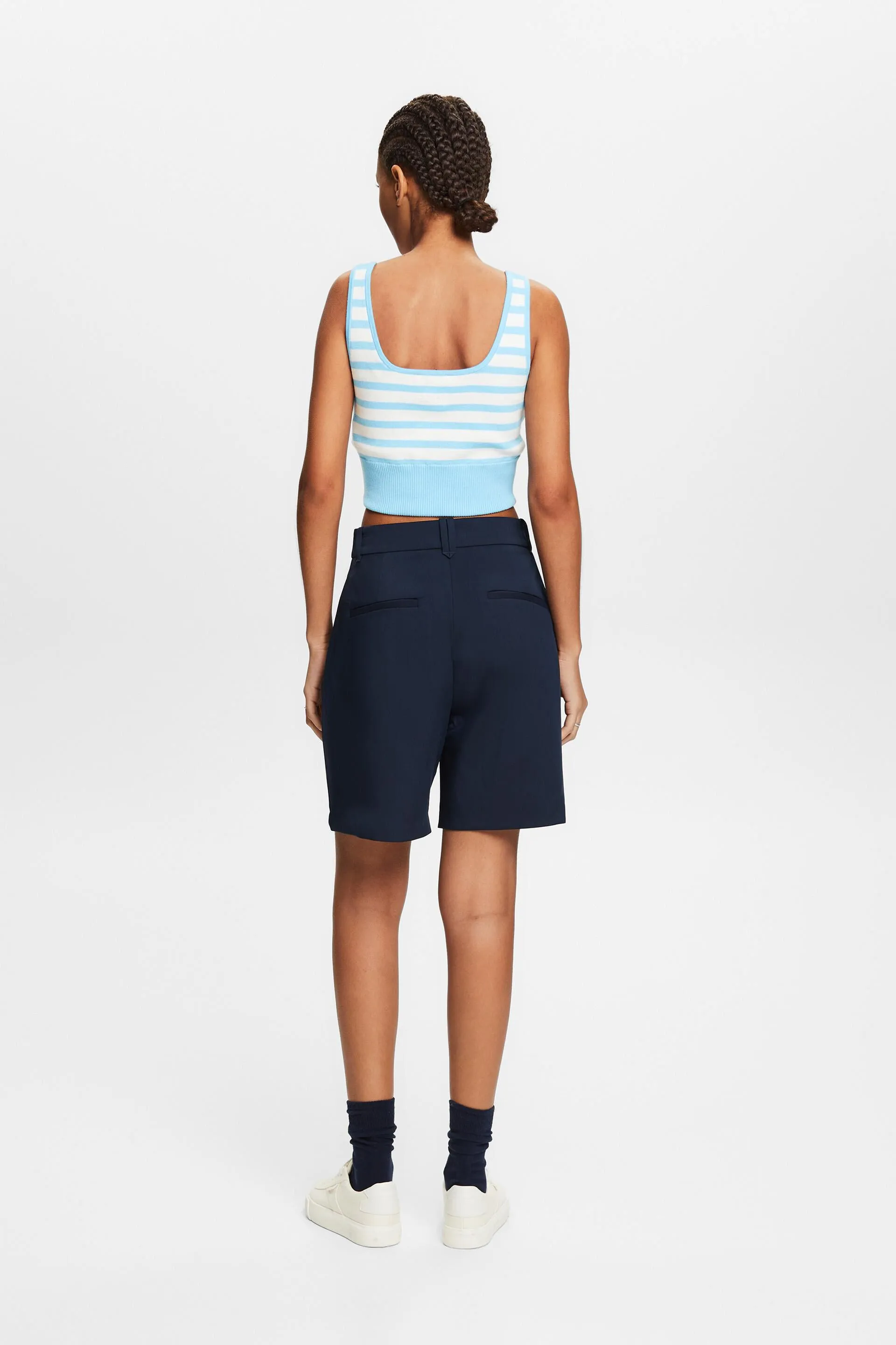 Bermudas con diseño plisado
