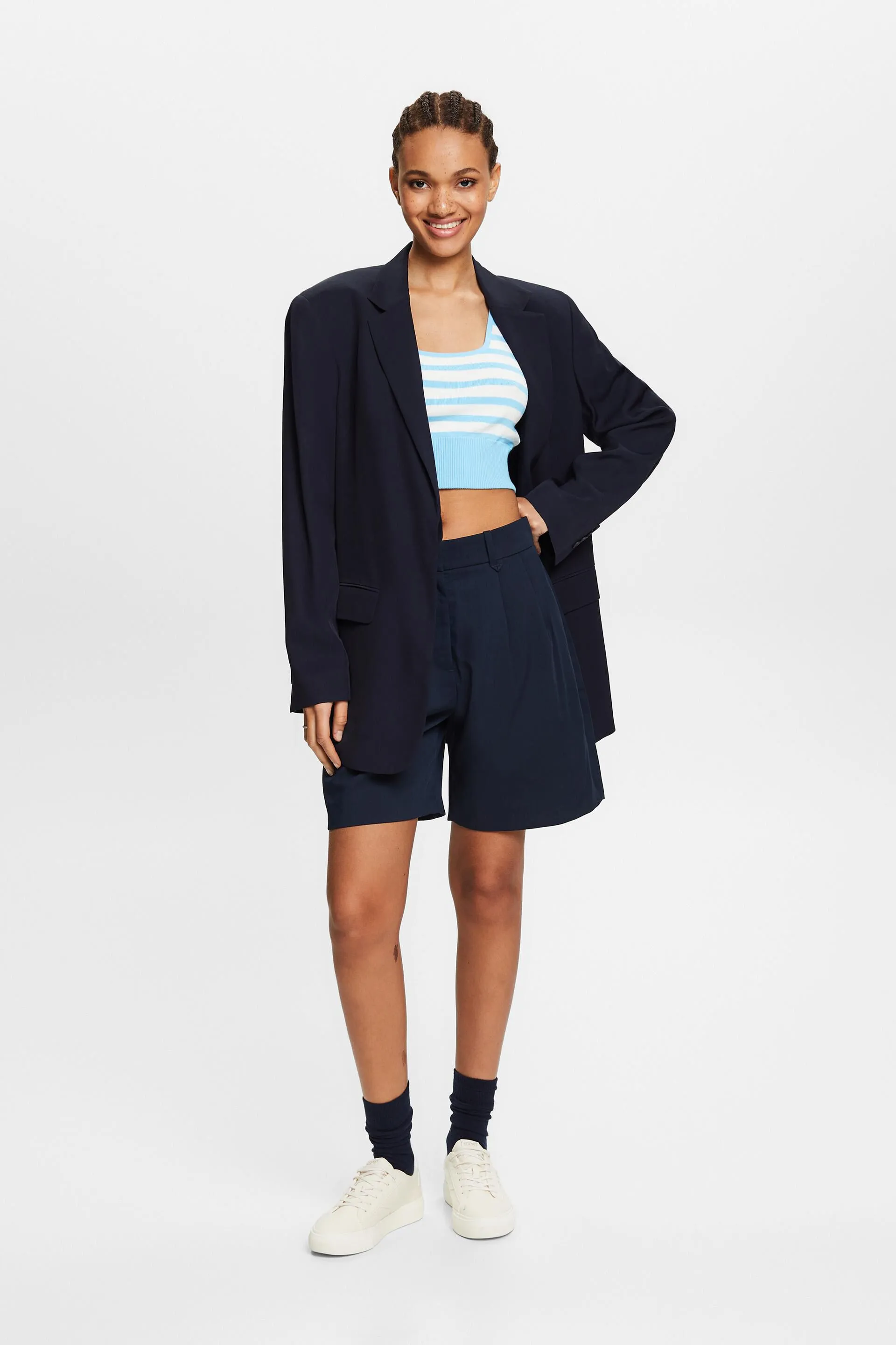 Bermudas con diseño plisado