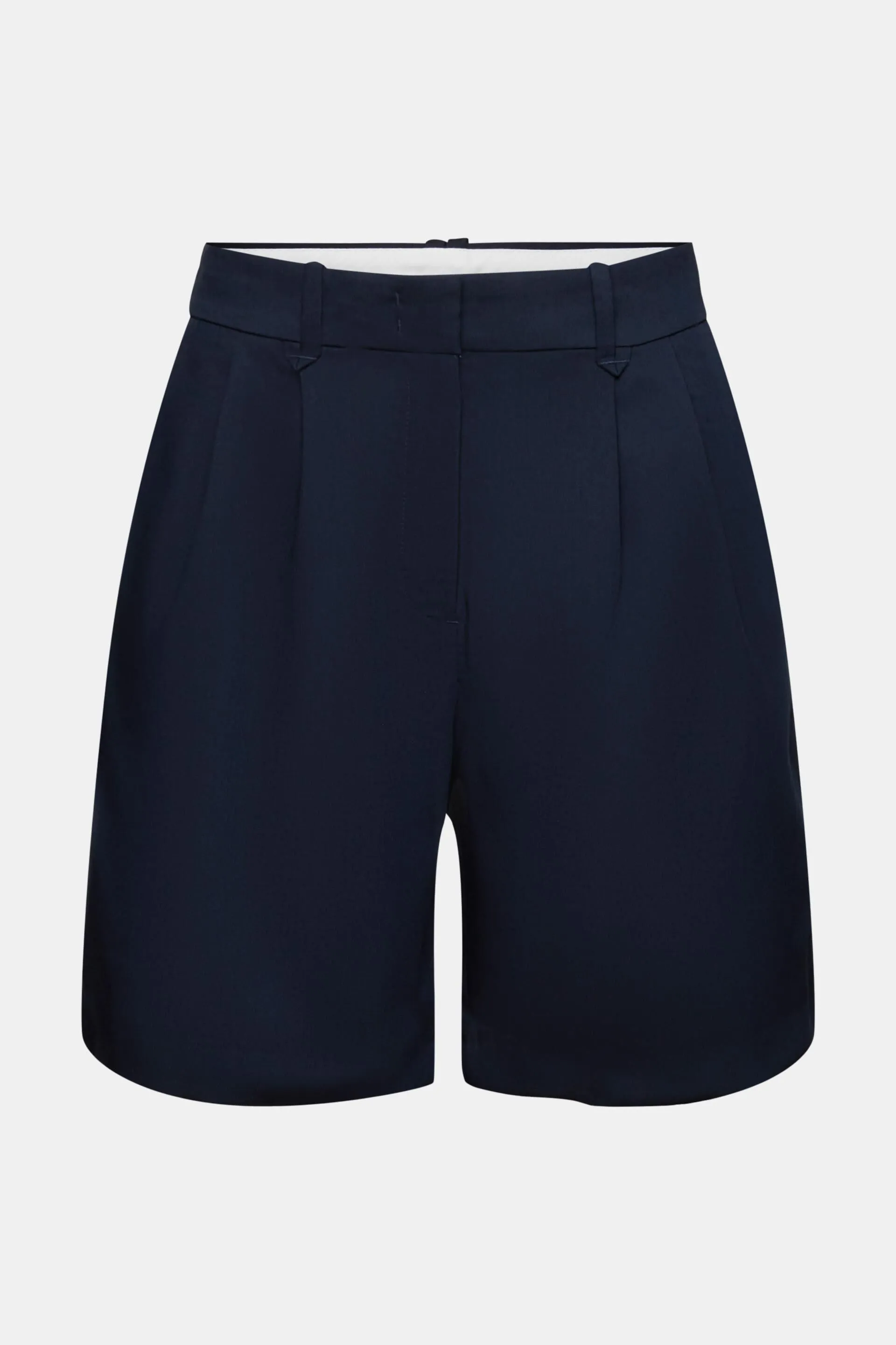 Bermudas con diseño plisado