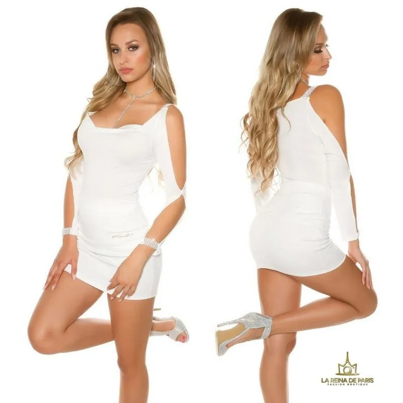 Blusa blanca con mangas abiertas