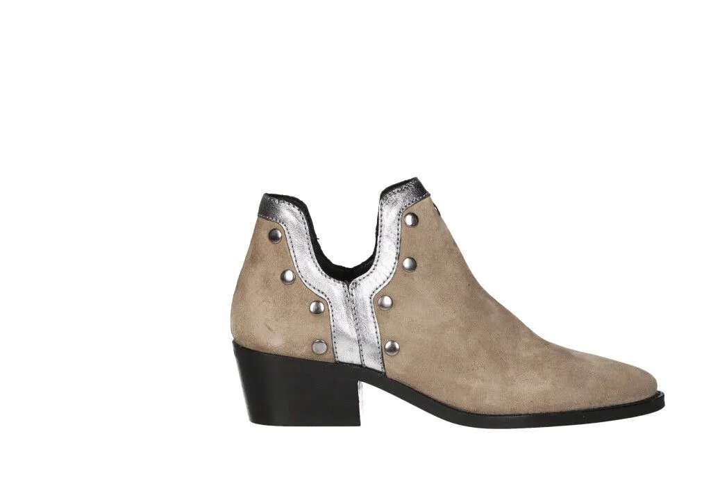 Botin Ante Taupe Aberturas Laterales Tachas