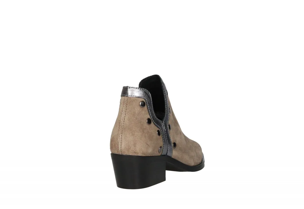 Botin Ante Taupe Aberturas Laterales Tachas