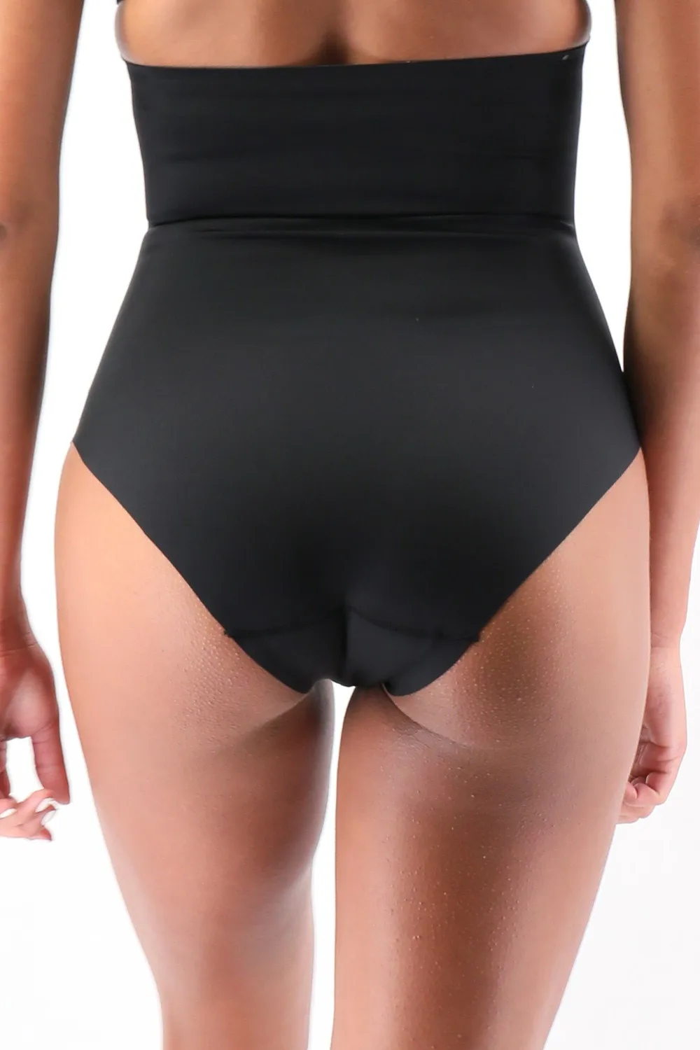 Bragas negras para una silueta perfecta