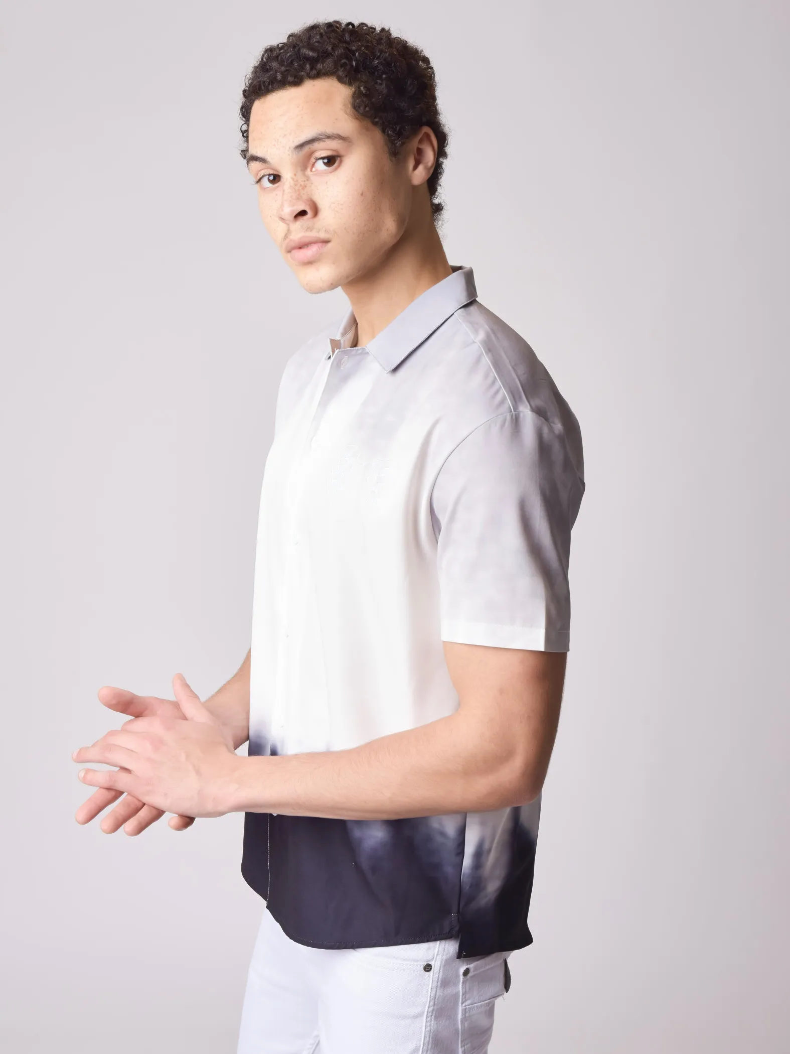 Camisa con triple logotipo