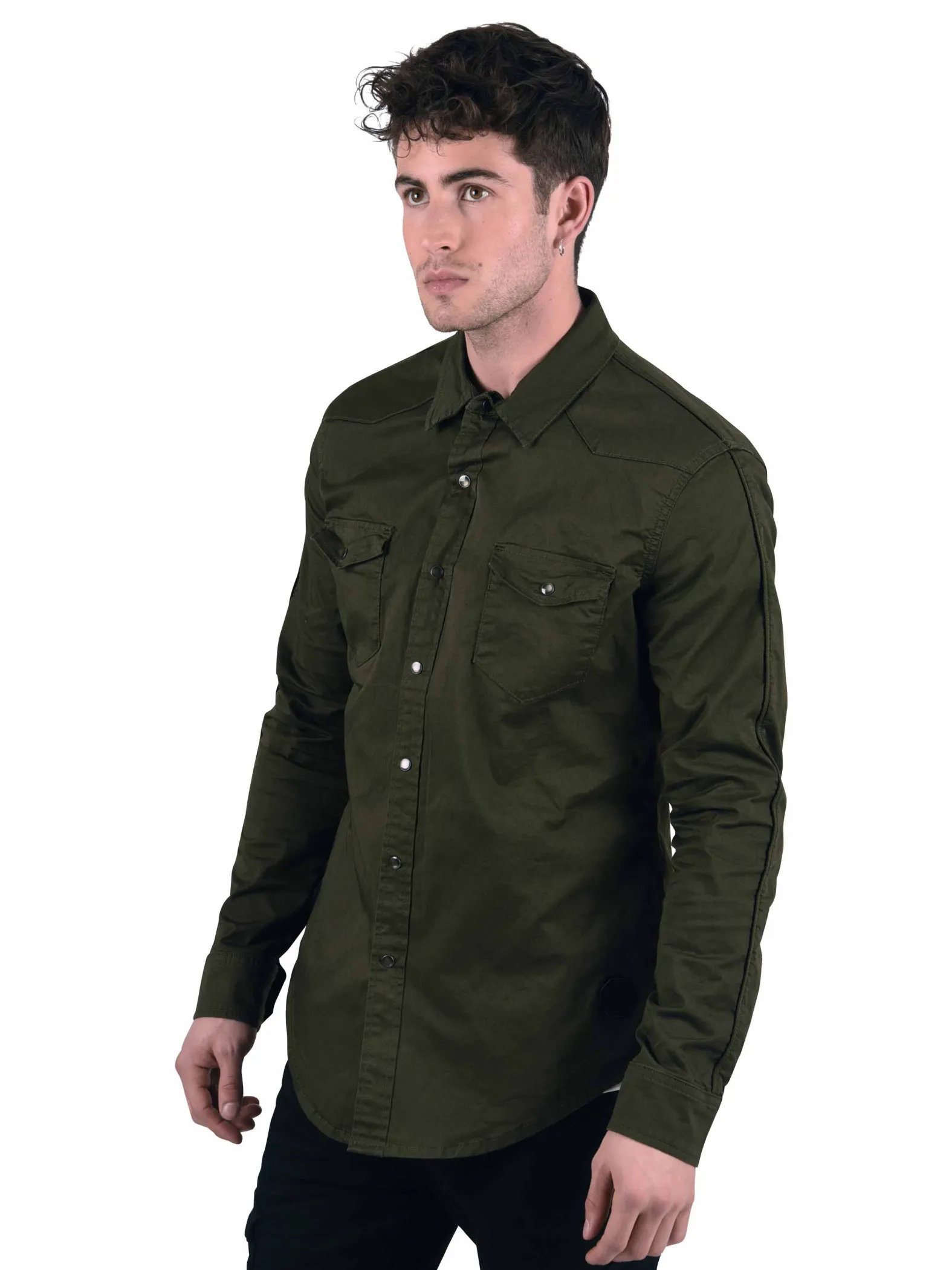 Camisa entallada con ribetes en las mangas