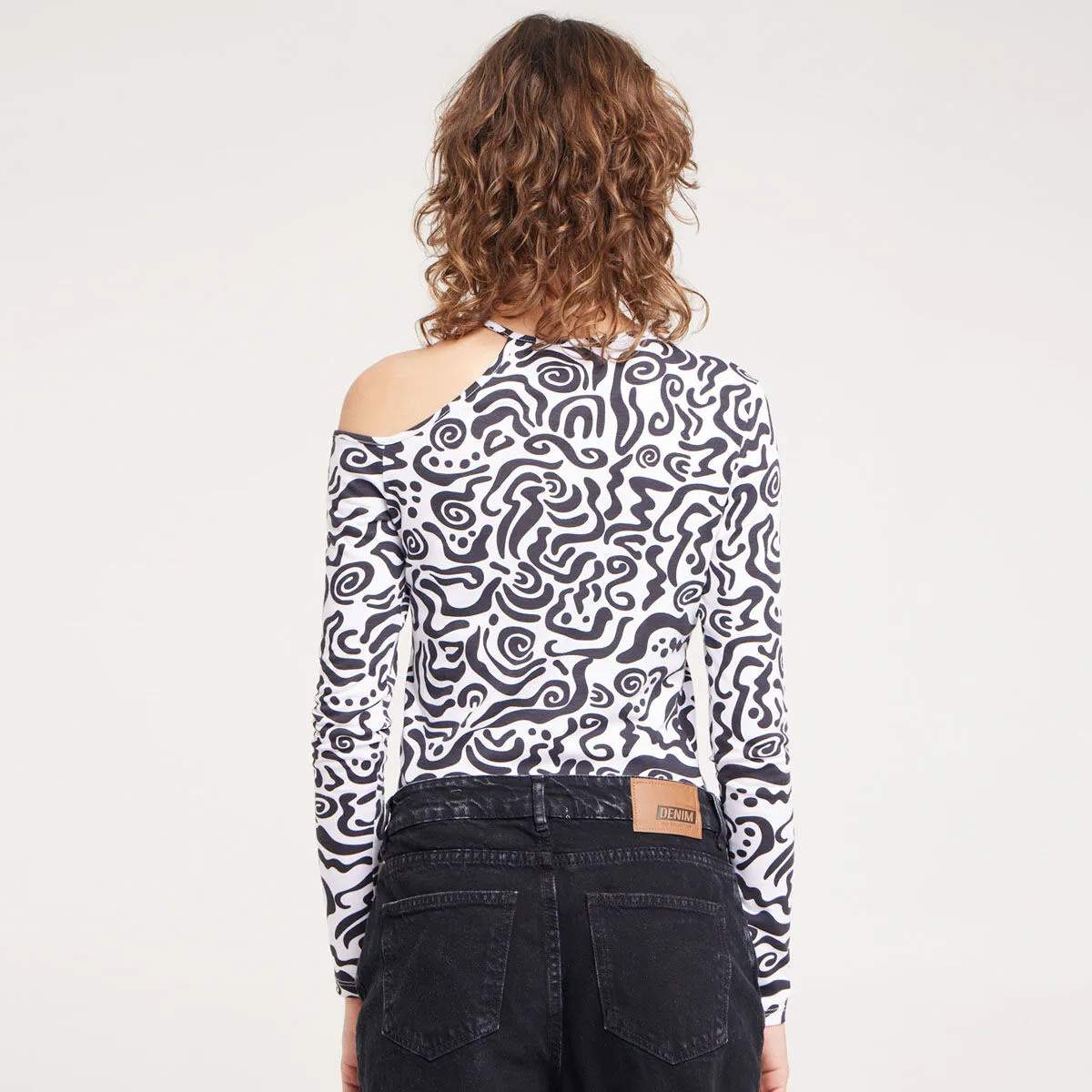 Camiseta Con Cut Outs