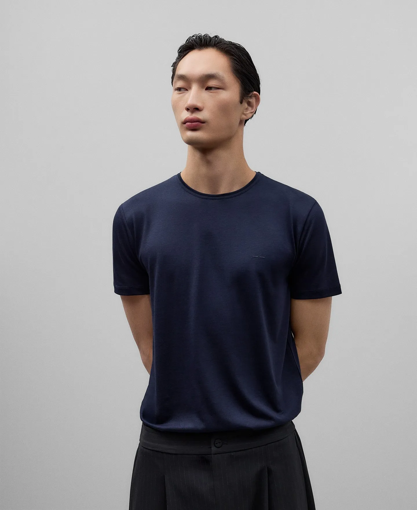Camiseta cuello caja hombre