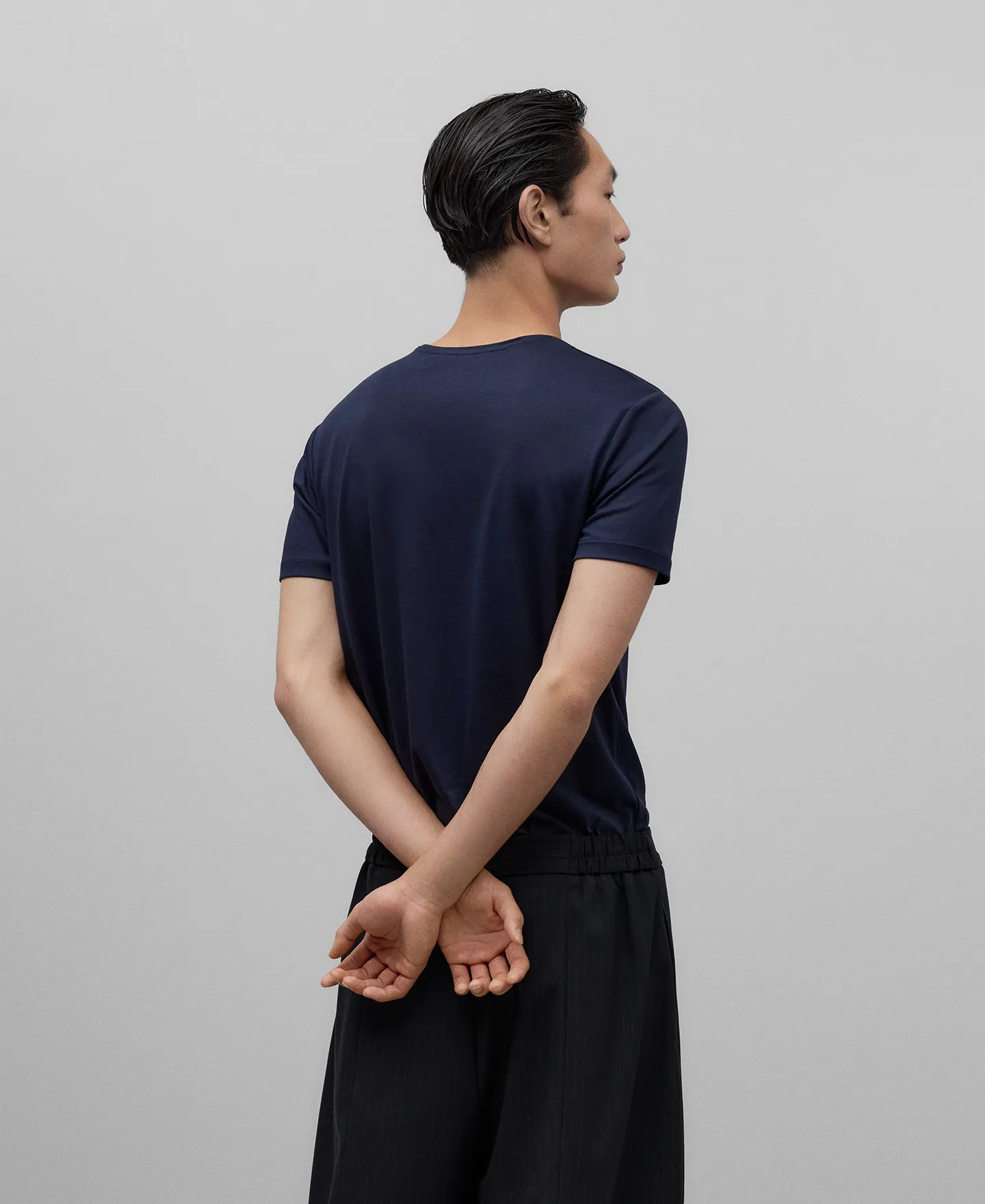 Camiseta cuello caja hombre