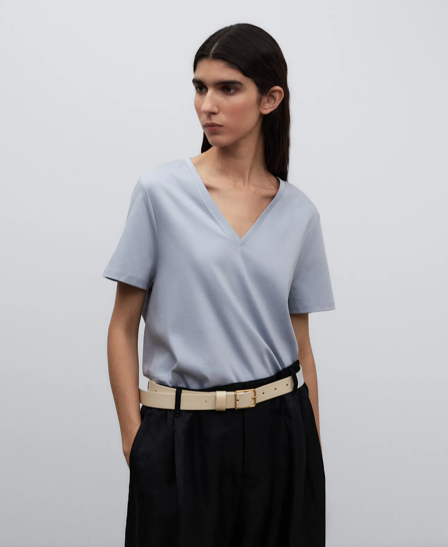 Camiseta cuello pico azul mujer