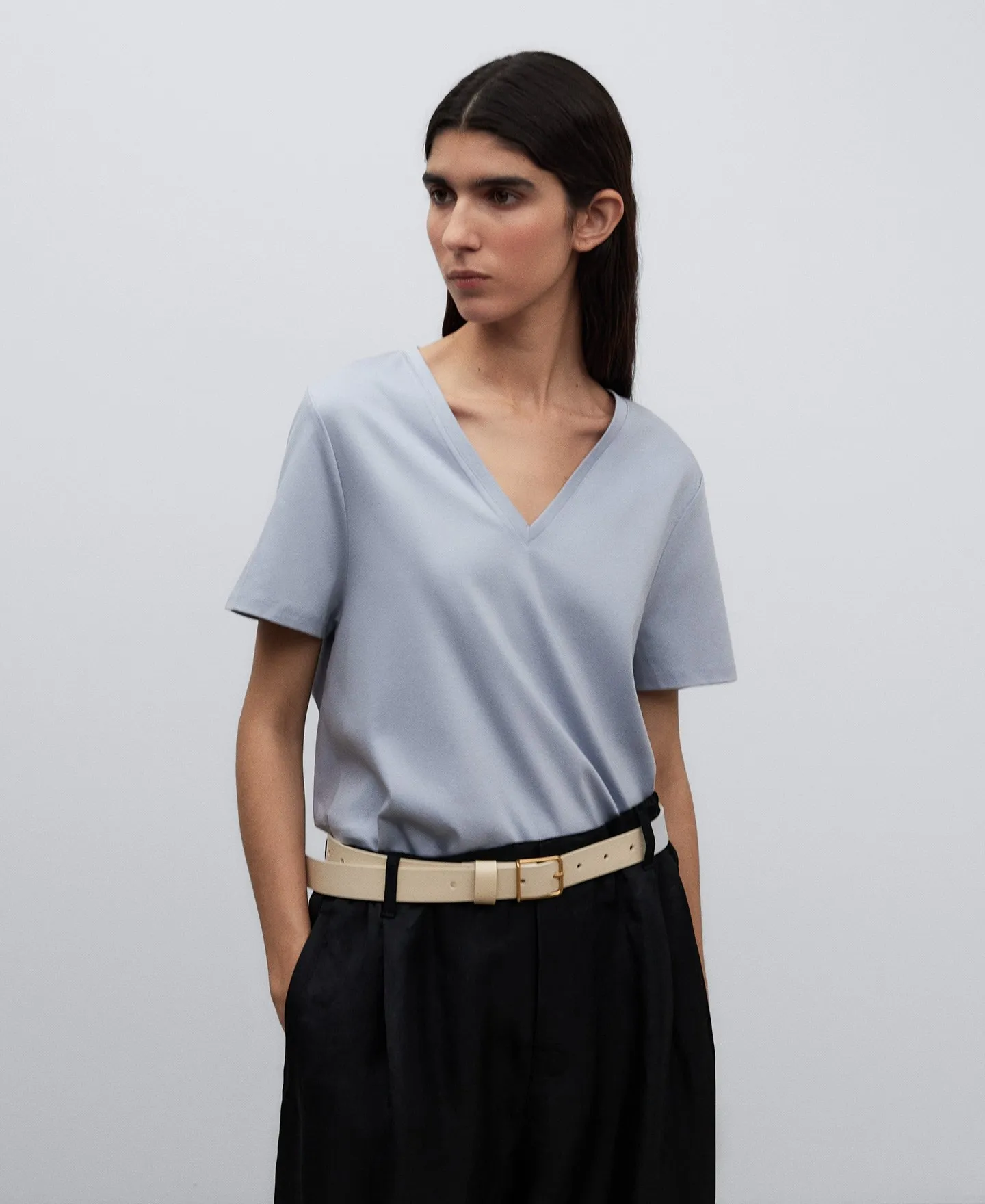 Camiseta cuello pico azul mujer