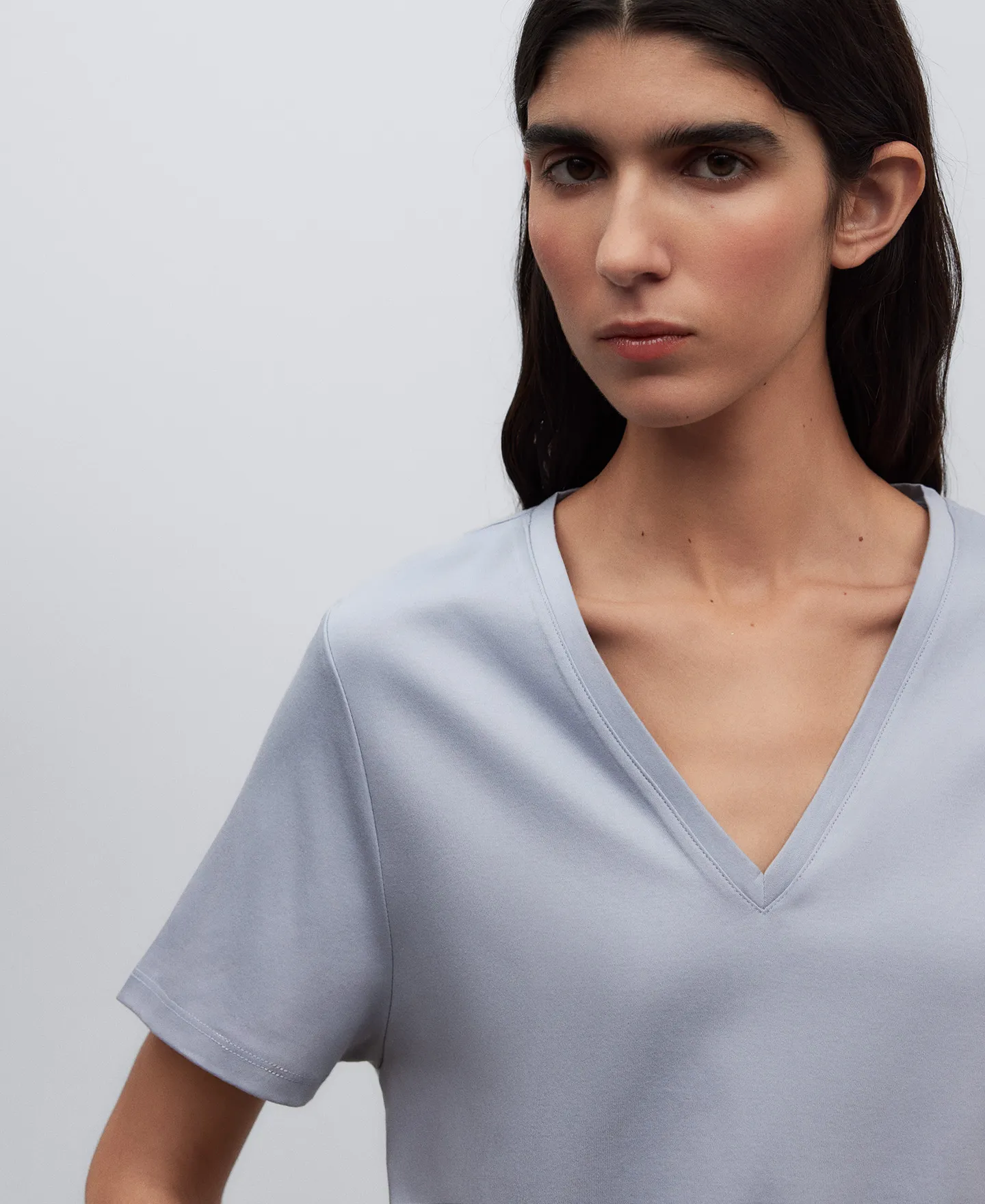 Camiseta cuello pico azul mujer