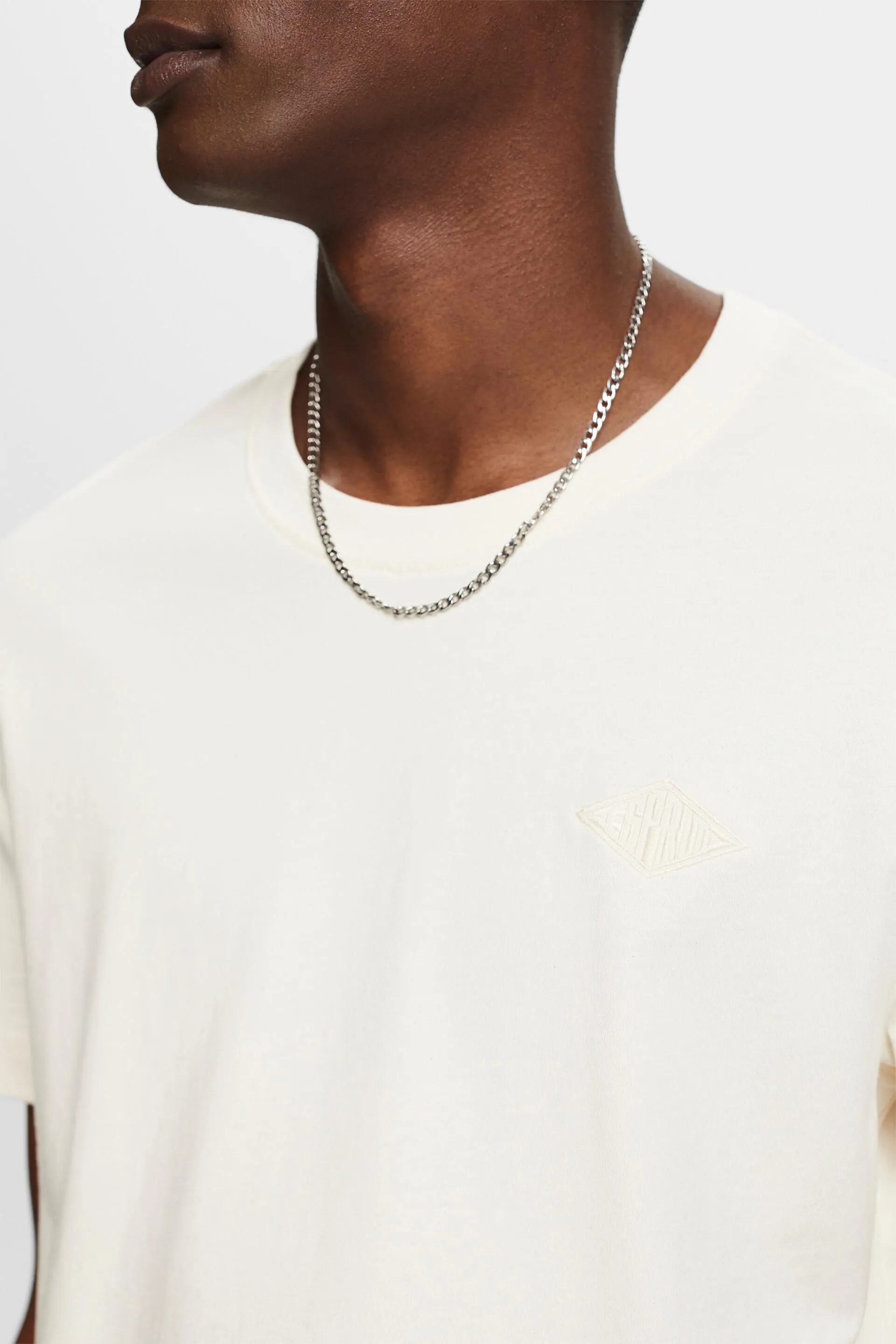 Camiseta de cuello redondo con logotipo