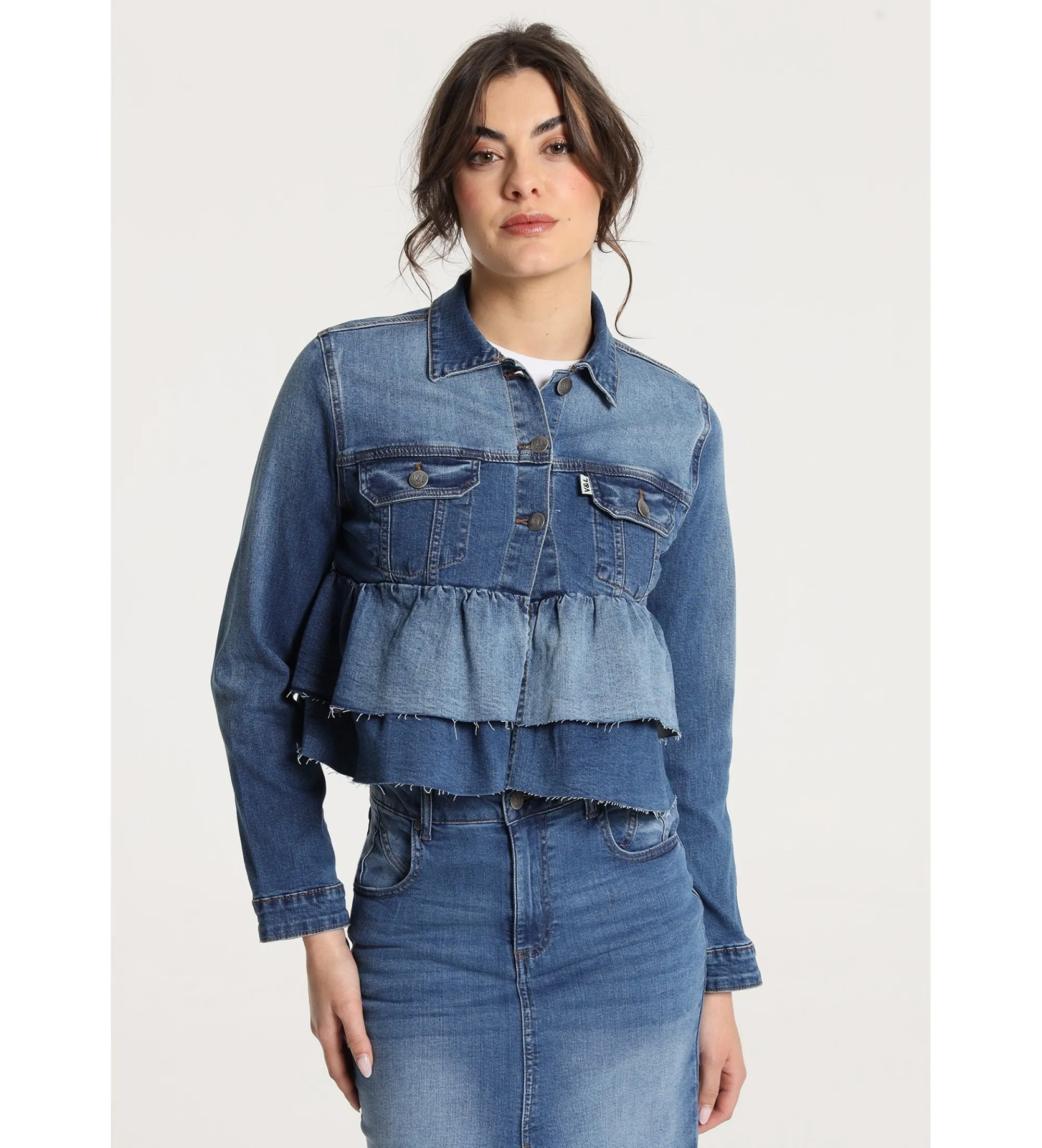 Cazadora tejana con volantes azul
