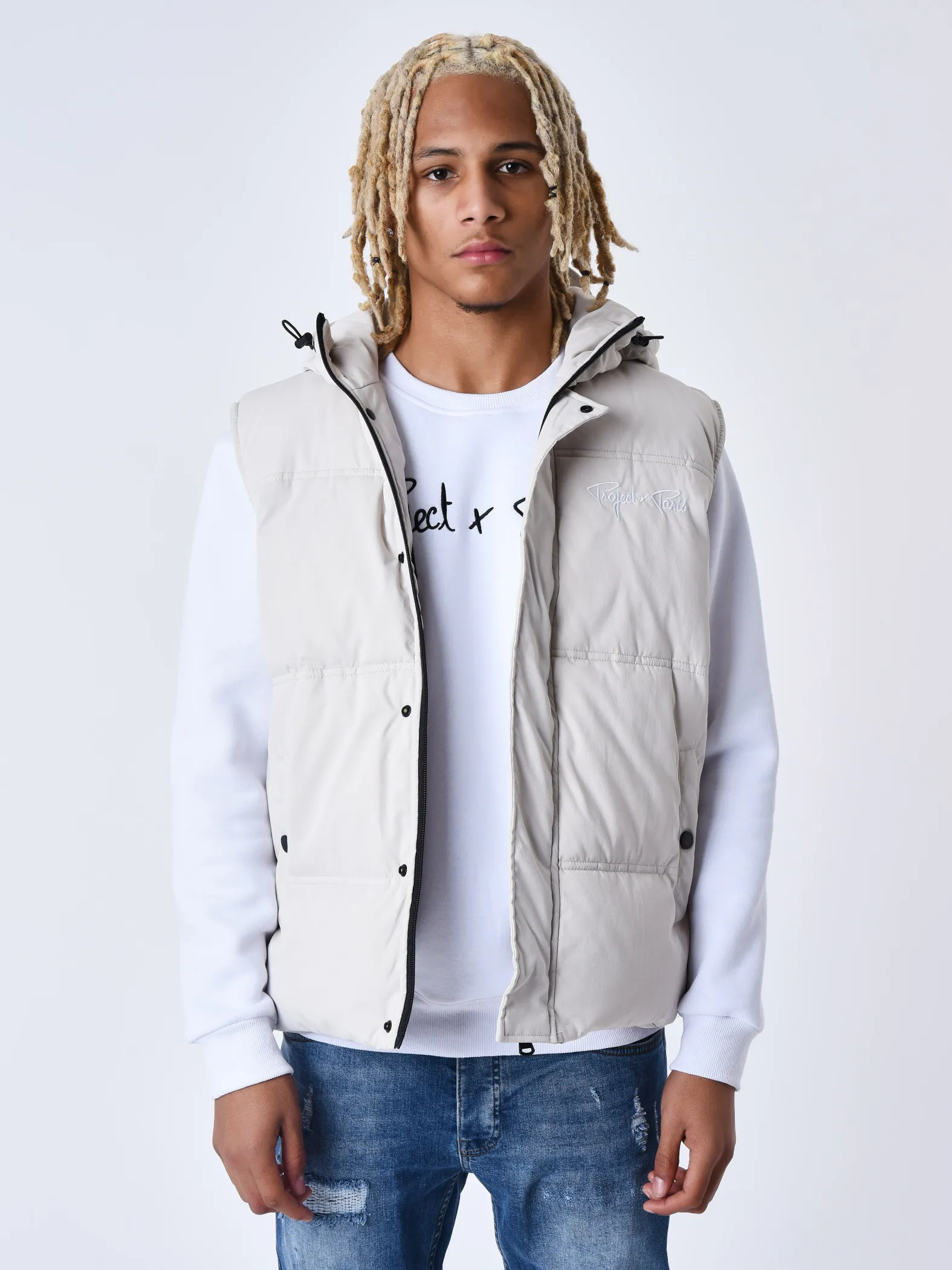 Chaqueta acolchada sin mangas con capucha