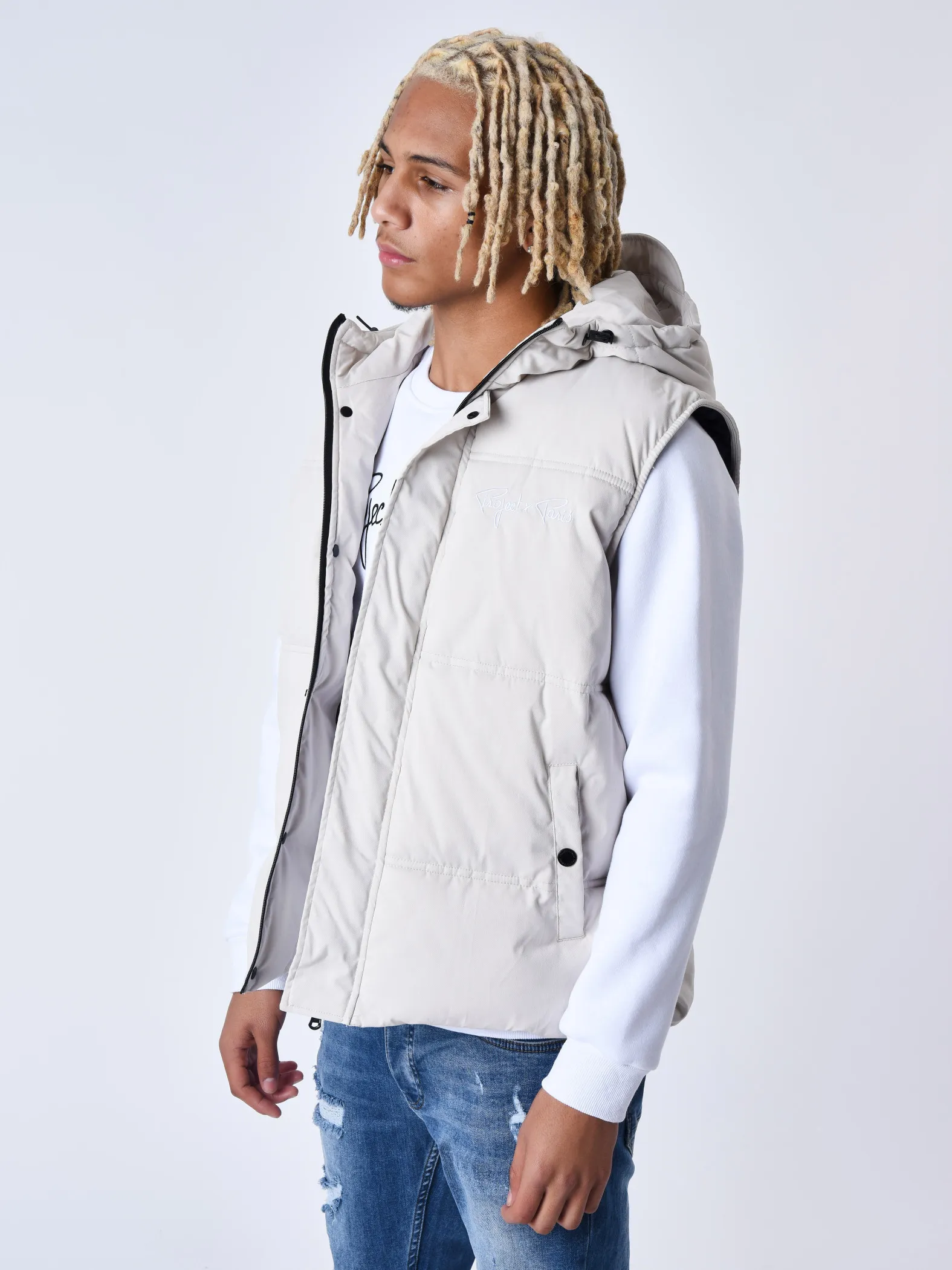 Chaqueta acolchada sin mangas con capucha