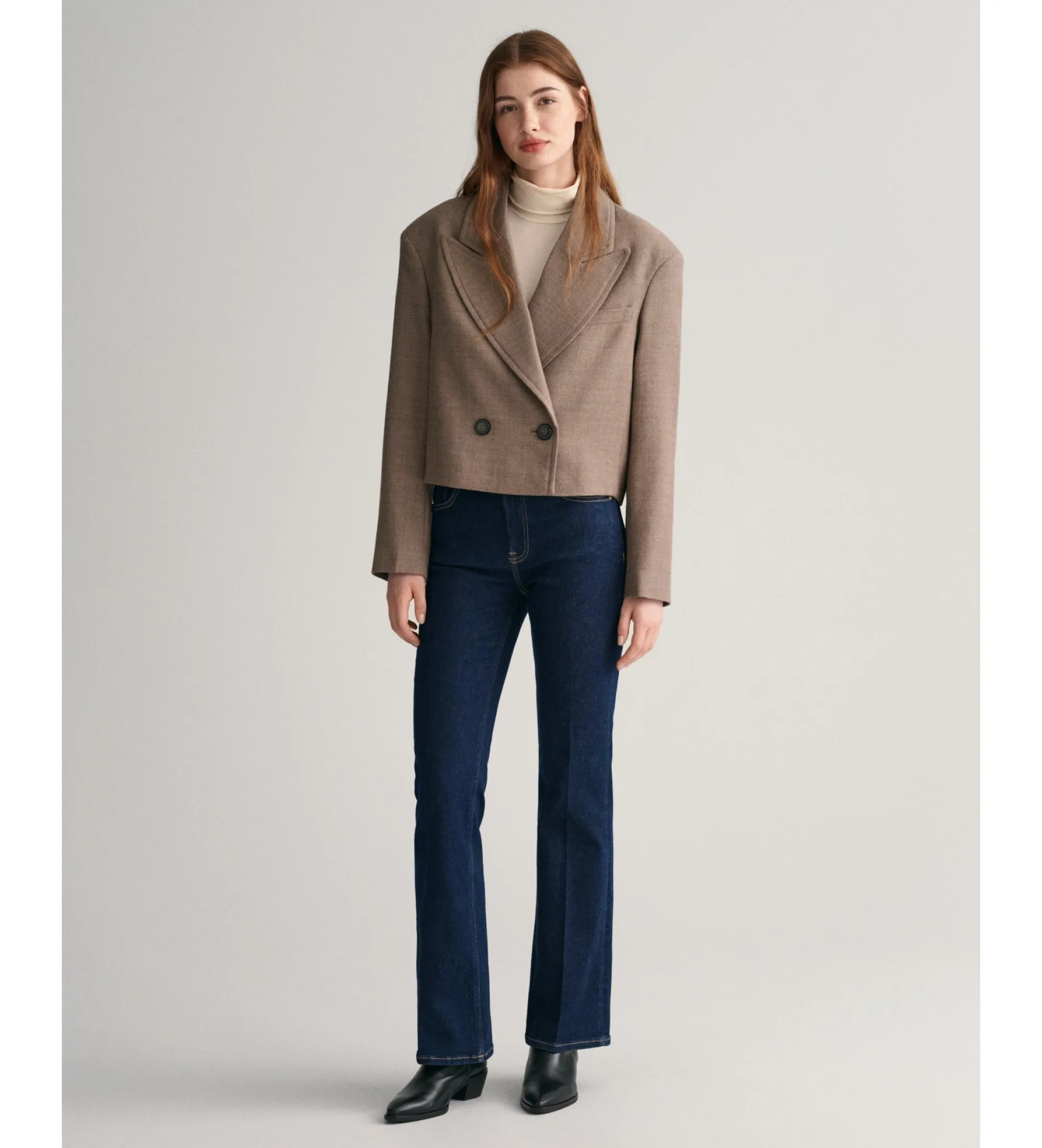 Chaqueta corta tipo americana de lana marrón