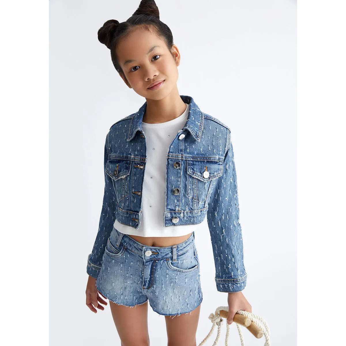 Chaqueta vaquera con strass