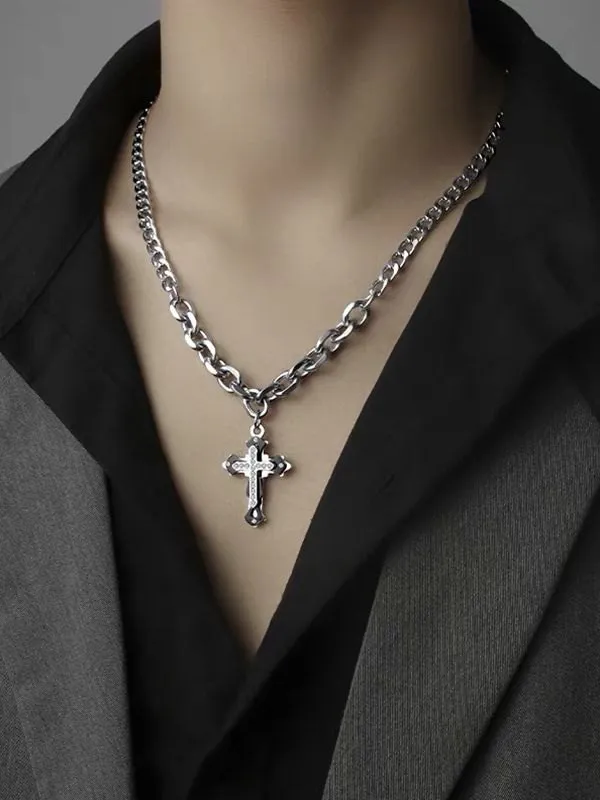 Collar de cadena con colgante de cruz de diamantes de imitación para hombre