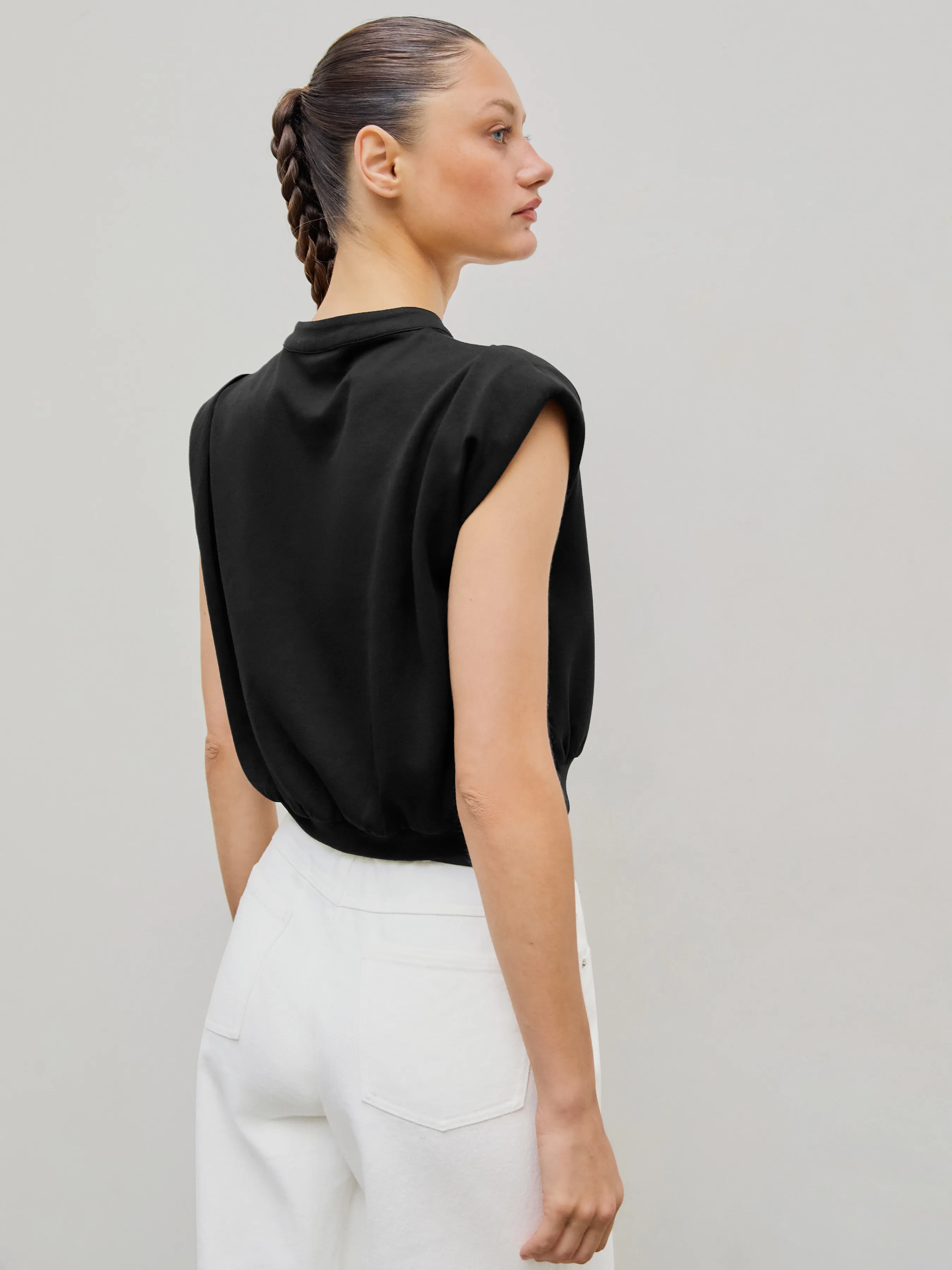 Crop Top Plisado de Cuello en V Sólido