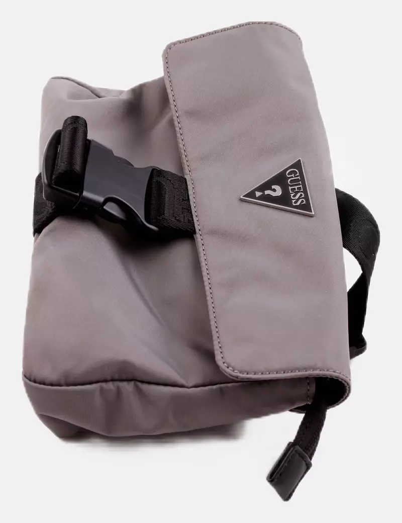Guess Riñonera gris casual