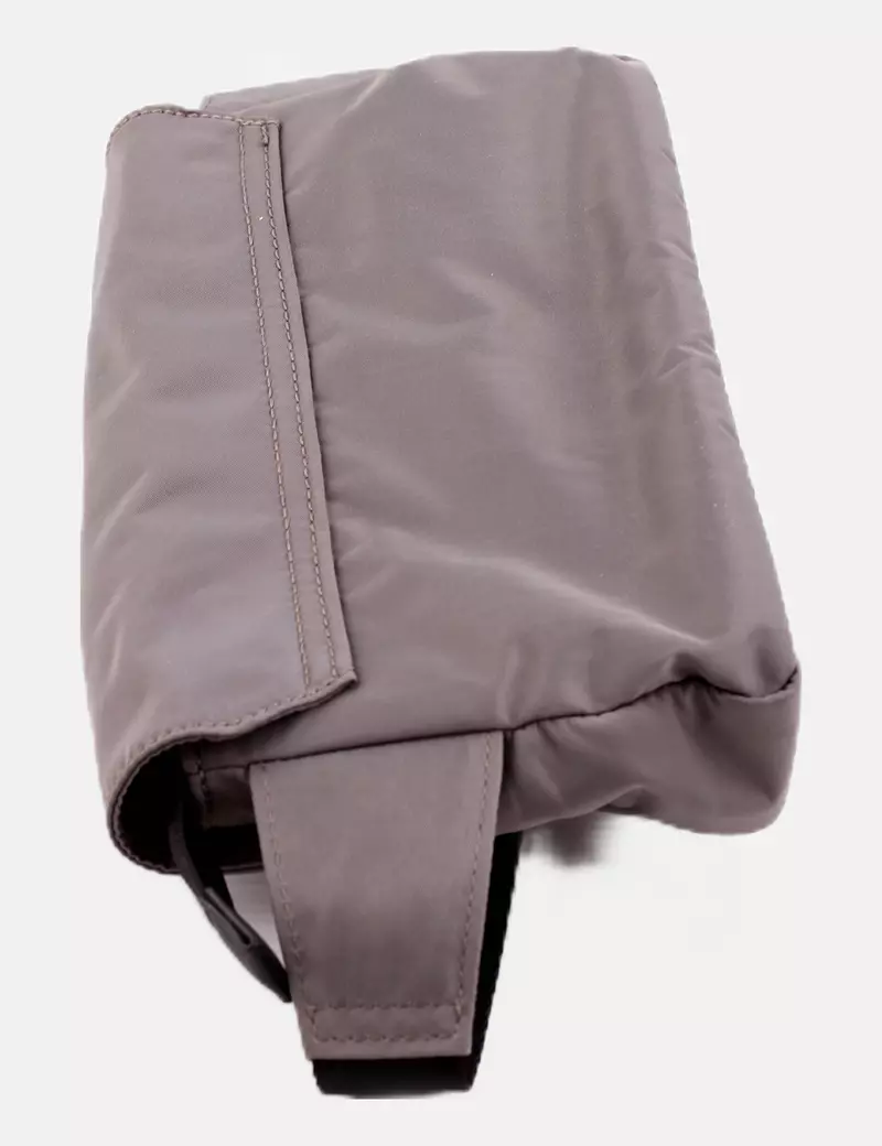 Guess Riñonera gris casual