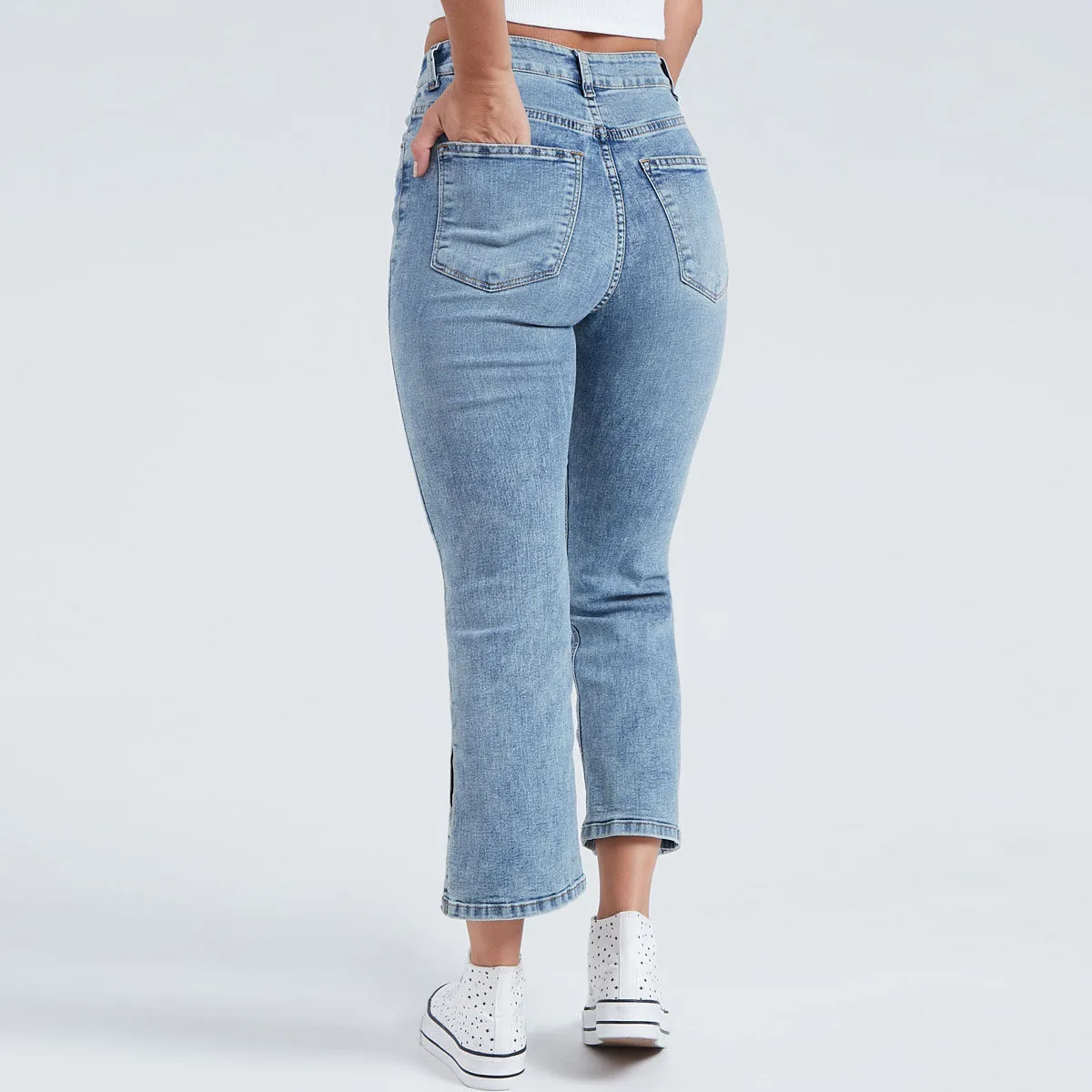 Jean Cropped Flare Con Aberturas