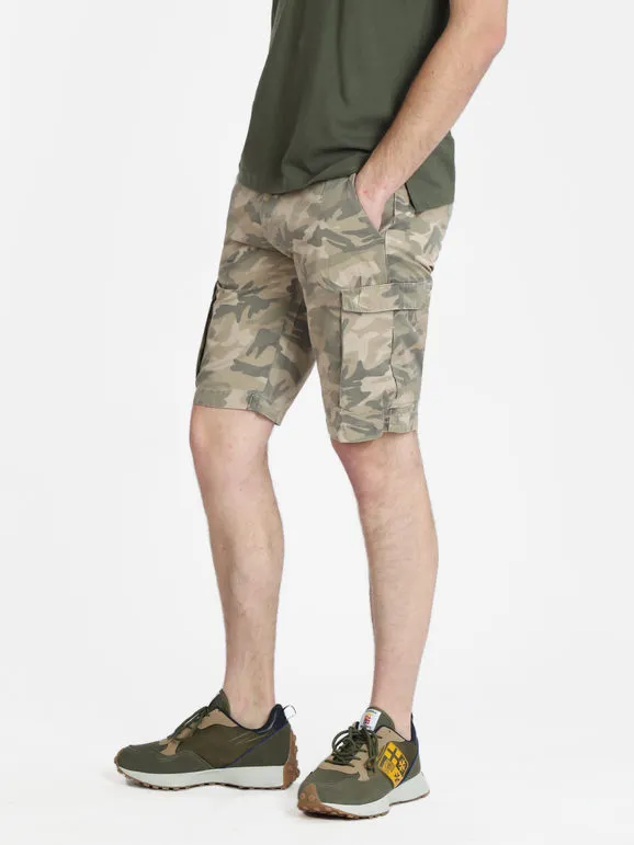 Johnny Looper Pantalones cortos cargo de camuflaje para hombre.