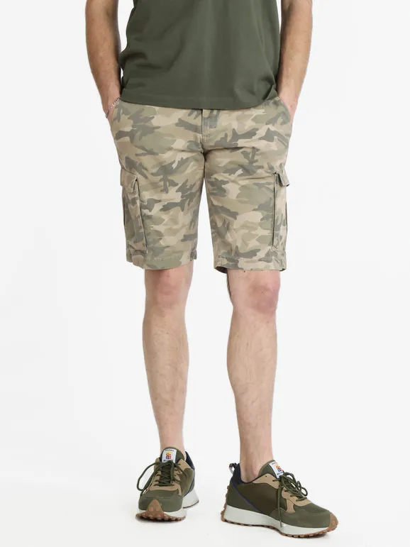 Johnny Looper Pantalones cortos cargo de camuflaje para hombre.