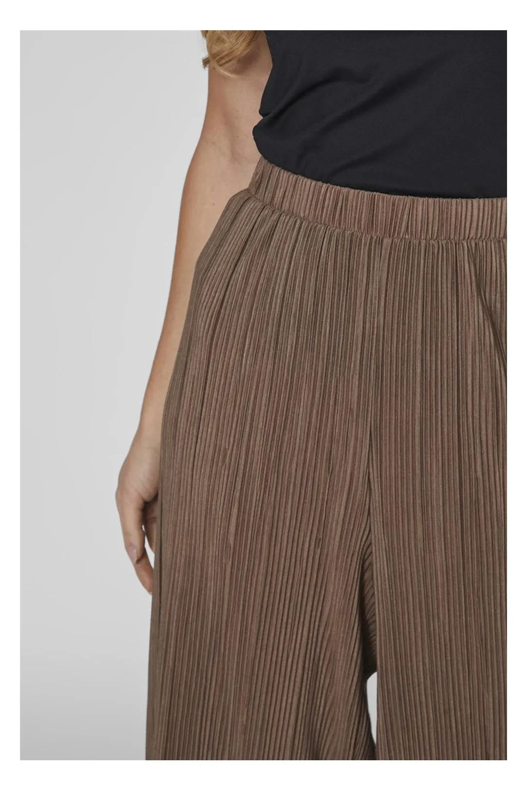 PANTALON FLUIDO PLISADO VIPLIS TAUPE