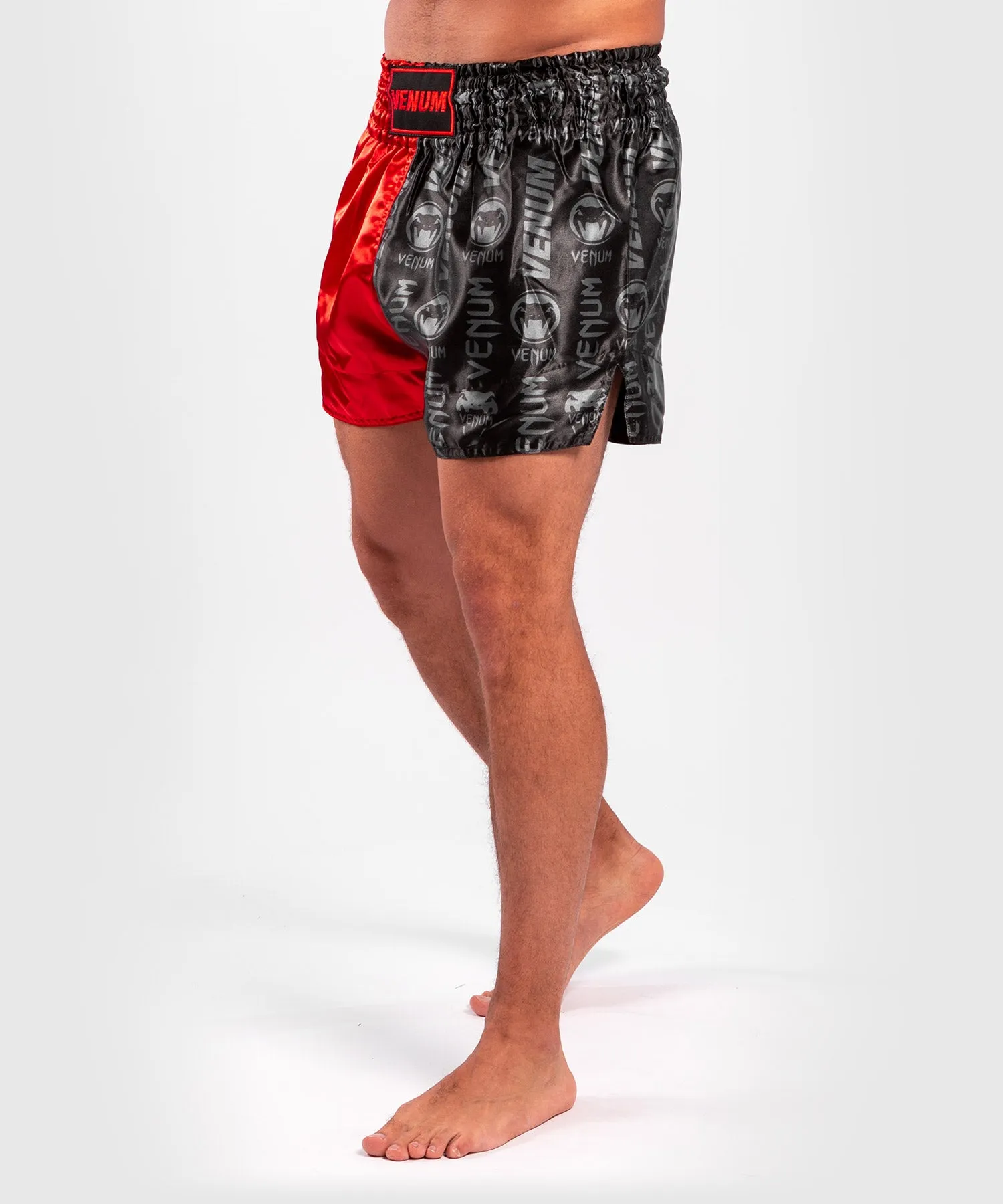 PANTALONES CORTOS VENUM LOGOS MUAY THAI  NEGRO/ROJO
