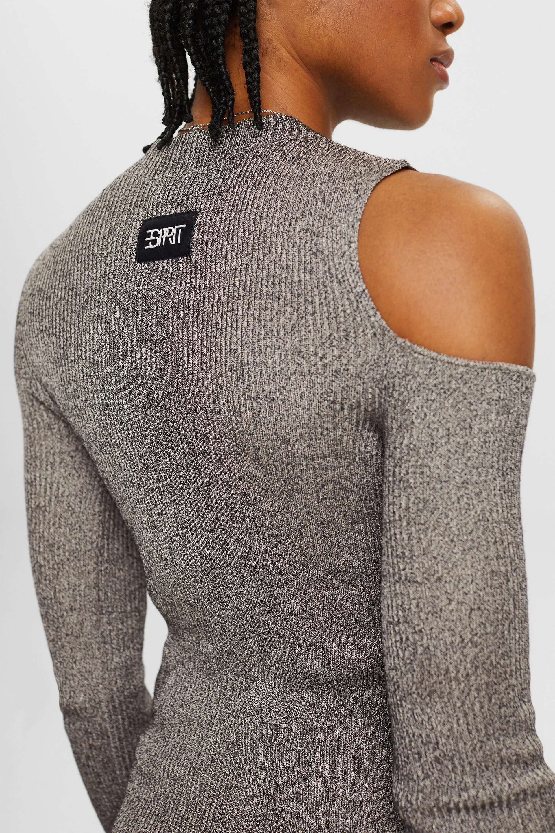 Sudadera con aberturas en los hombros