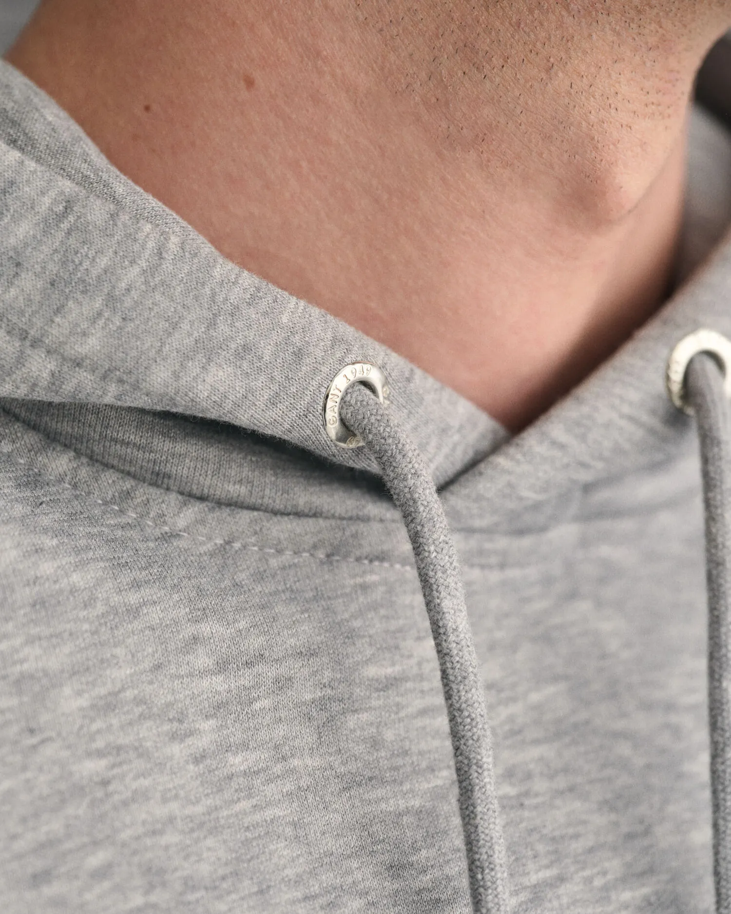Sudadera con capucha Shield