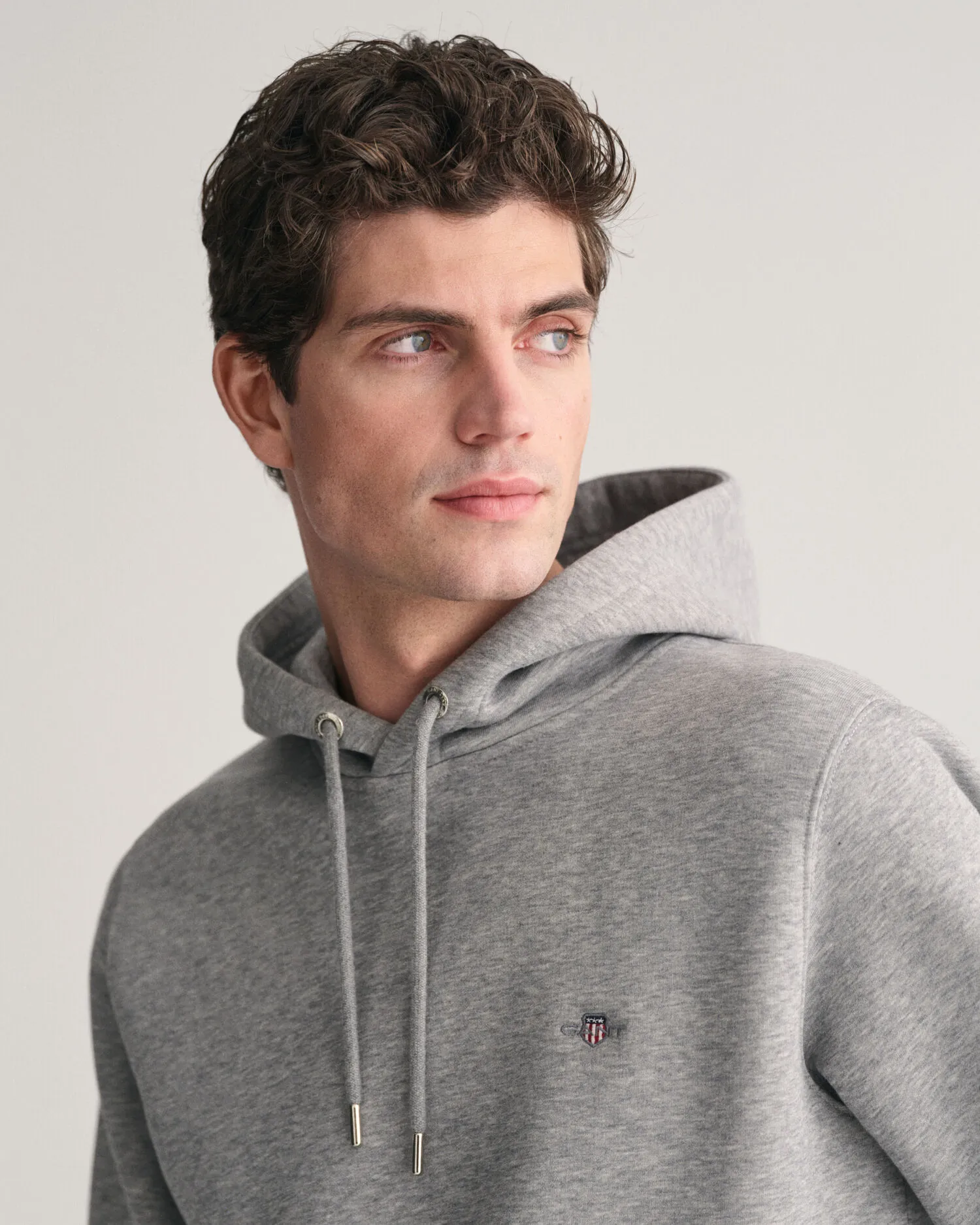 Sudadera con capucha Shield