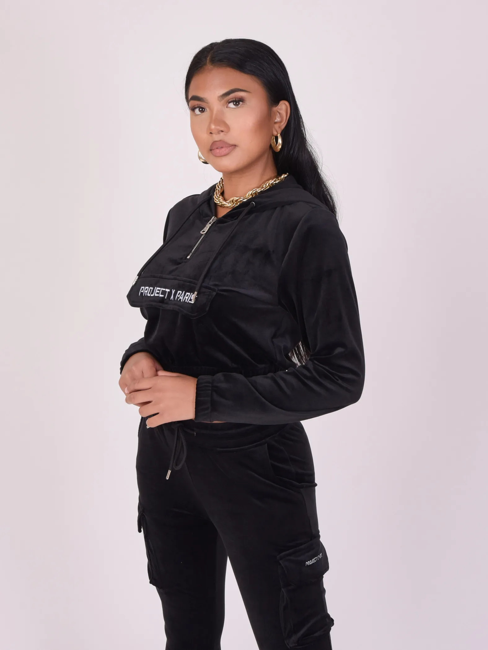 Sudadera corta de terciopelo con capucha