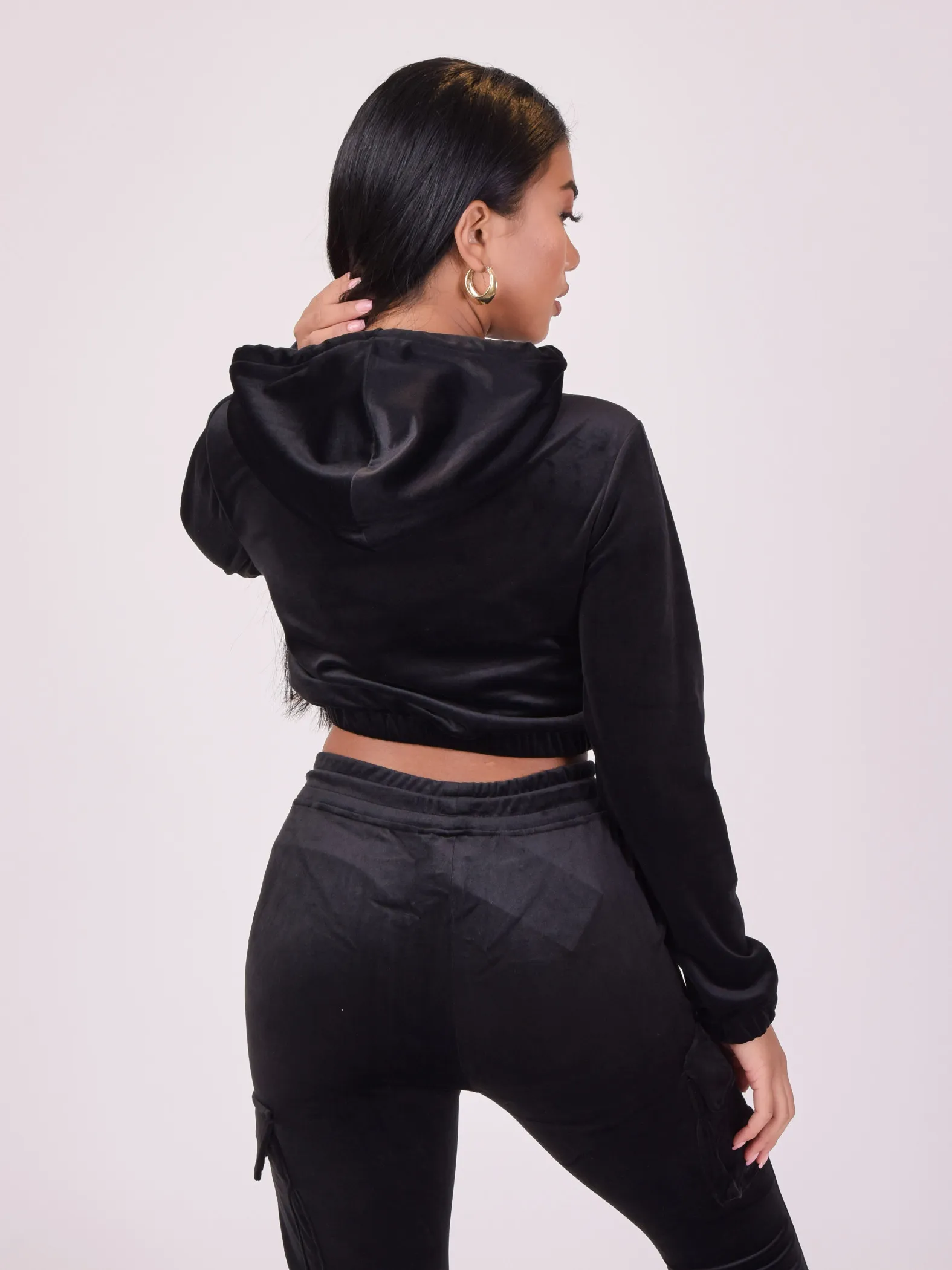 Sudadera corta de terciopelo con capucha