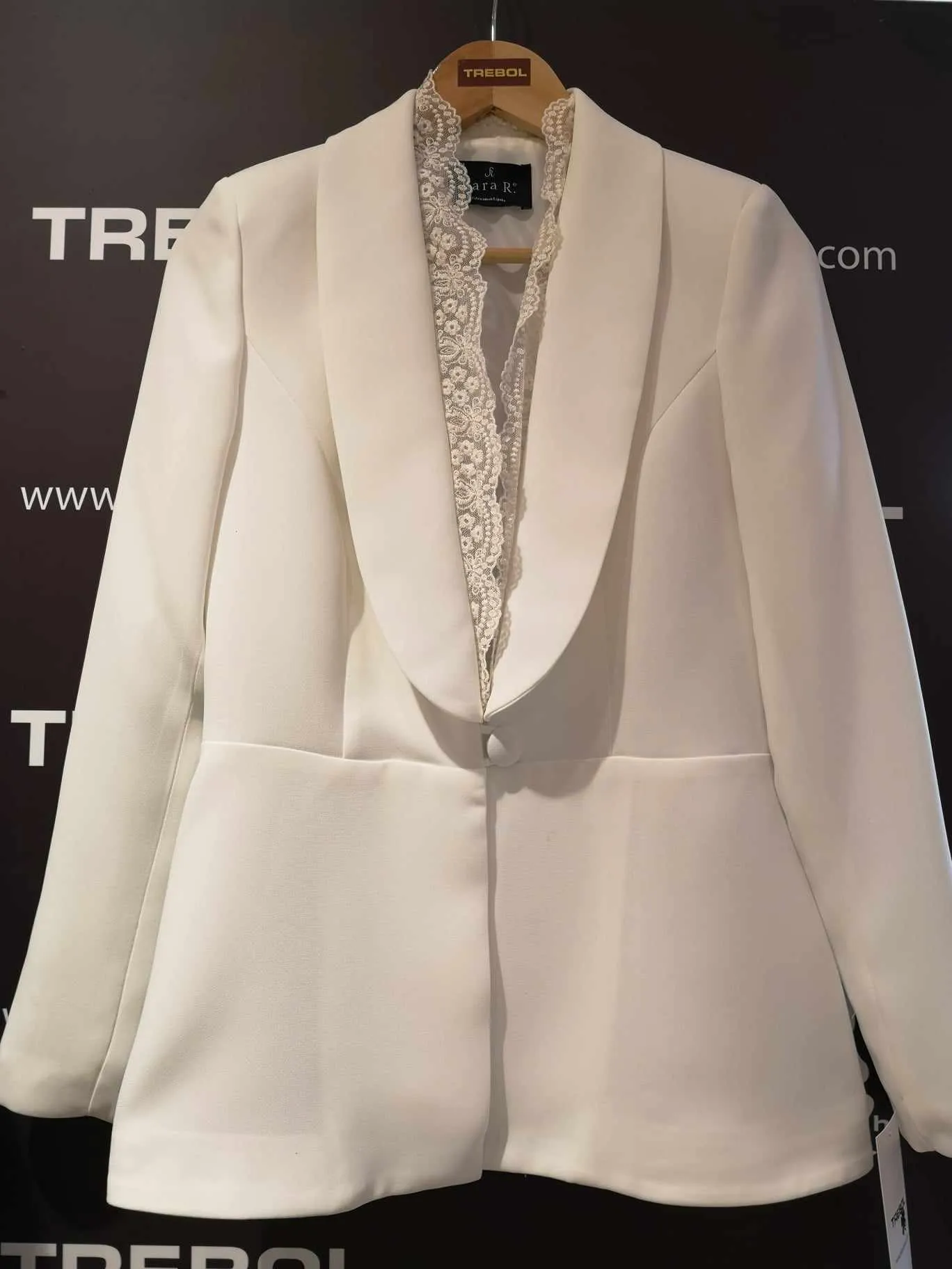 Traje de pantalón blanco