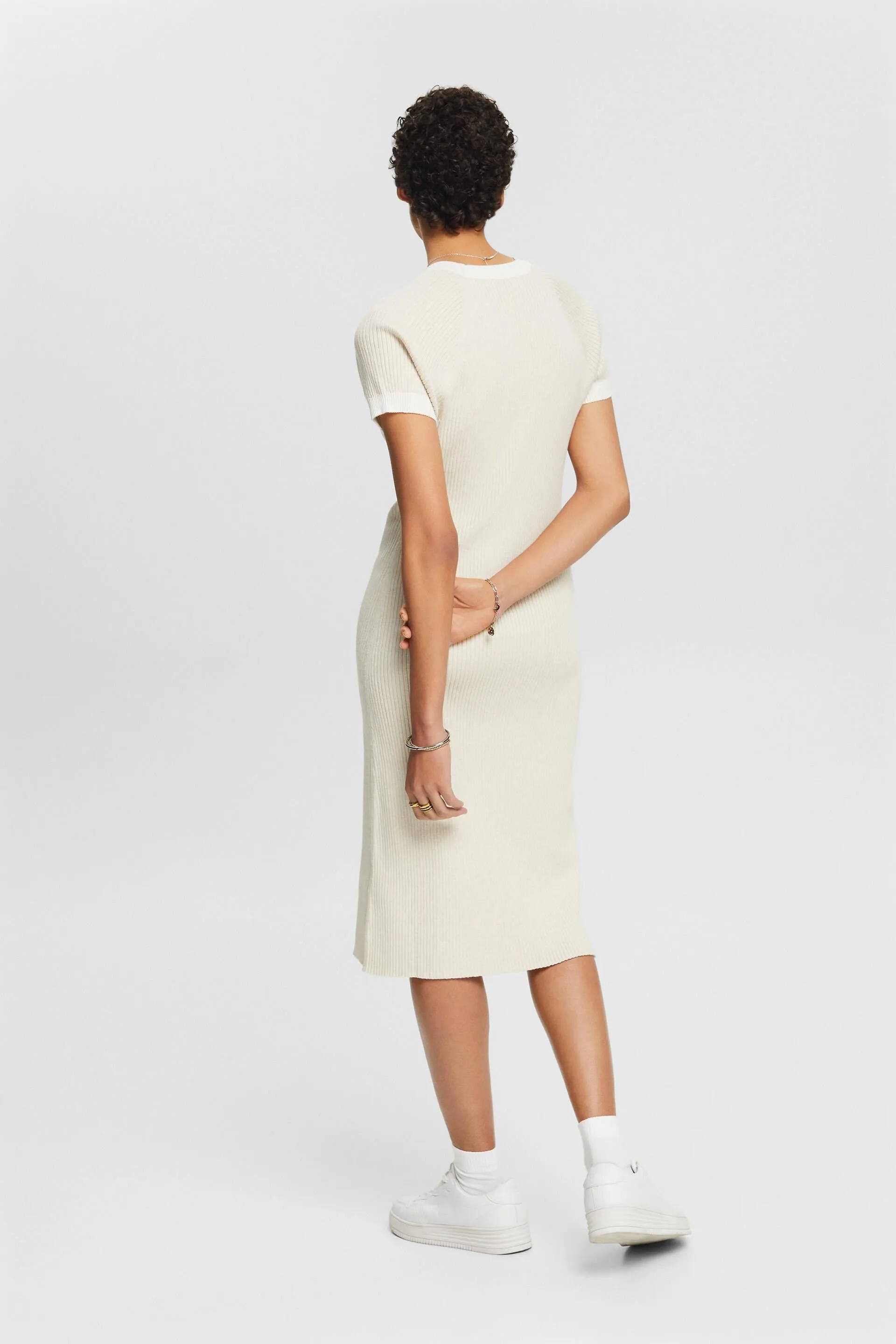 Vestido con mangas raglán