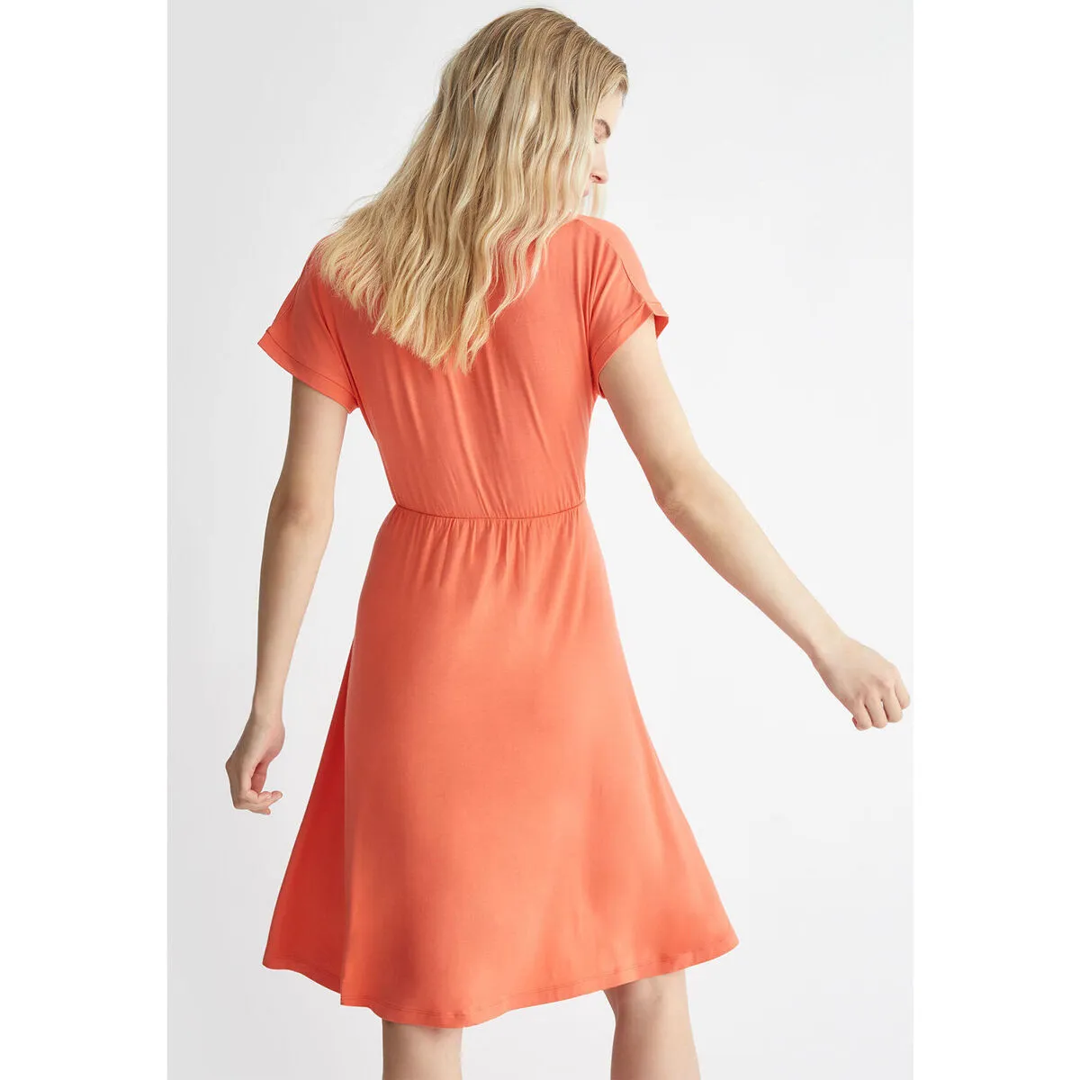 Vestido corto con logotipo