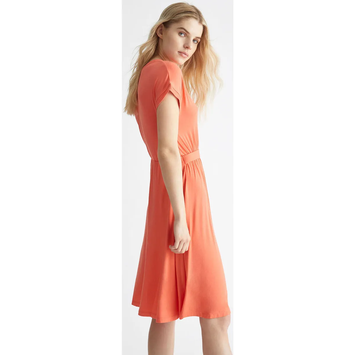 Vestido corto con logotipo