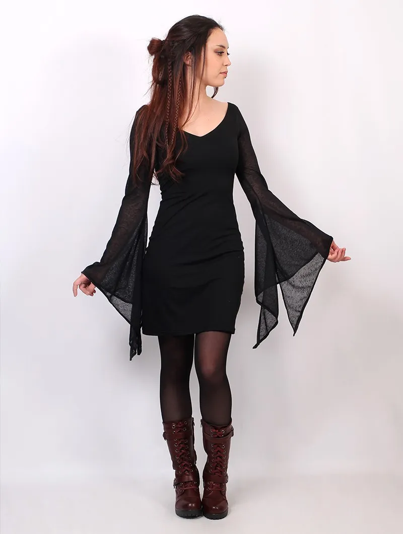 Vestido de mangas largas acampanadas 