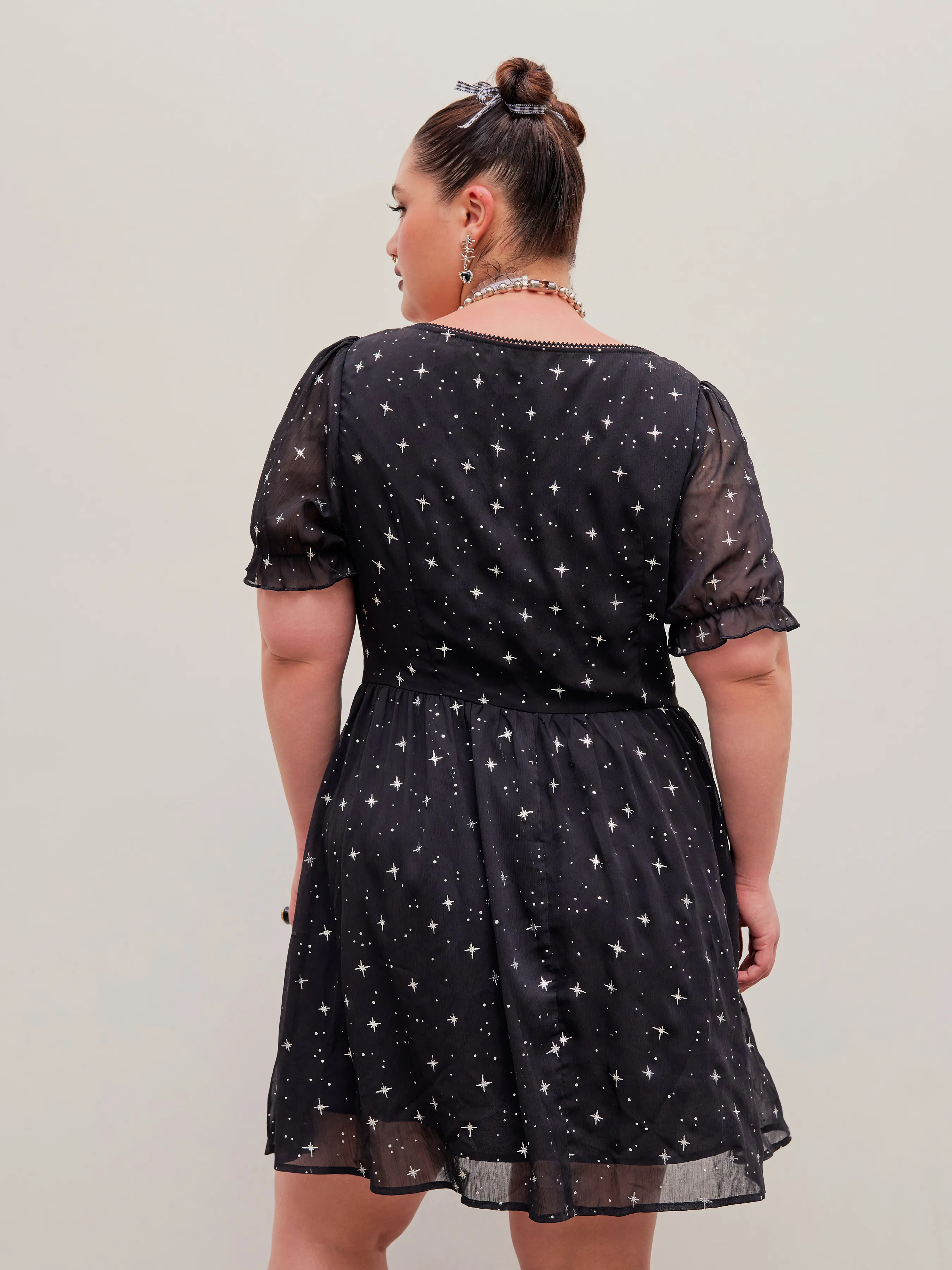 Vestido Midi con Volantes y Estampado de Copos de Nieve Curvy