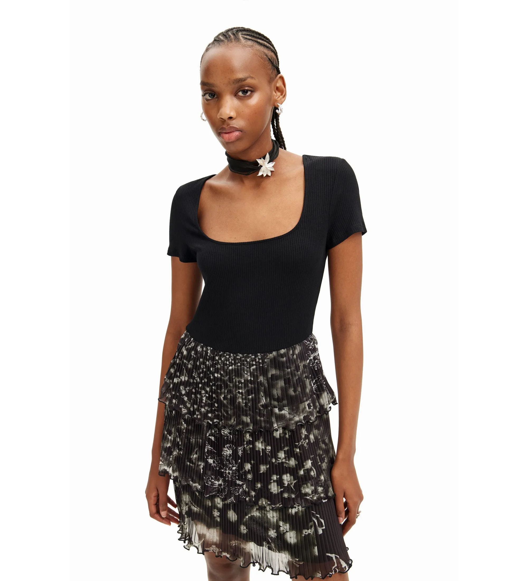 Vestido mini combinado plisado negro