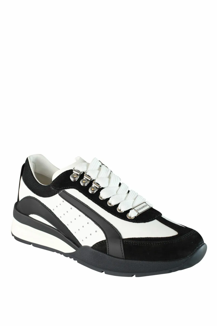 Zapatillas bicolor blancas y negras 