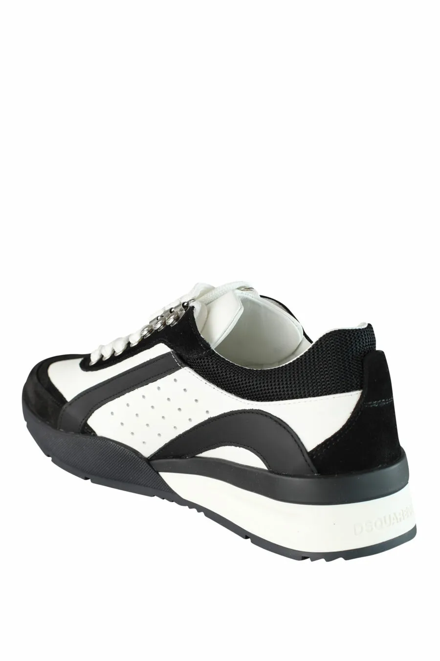 Zapatillas bicolor blancas y negras 