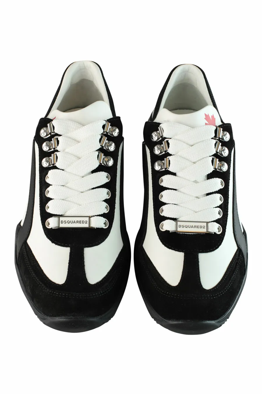 Zapatillas bicolor blancas y negras 