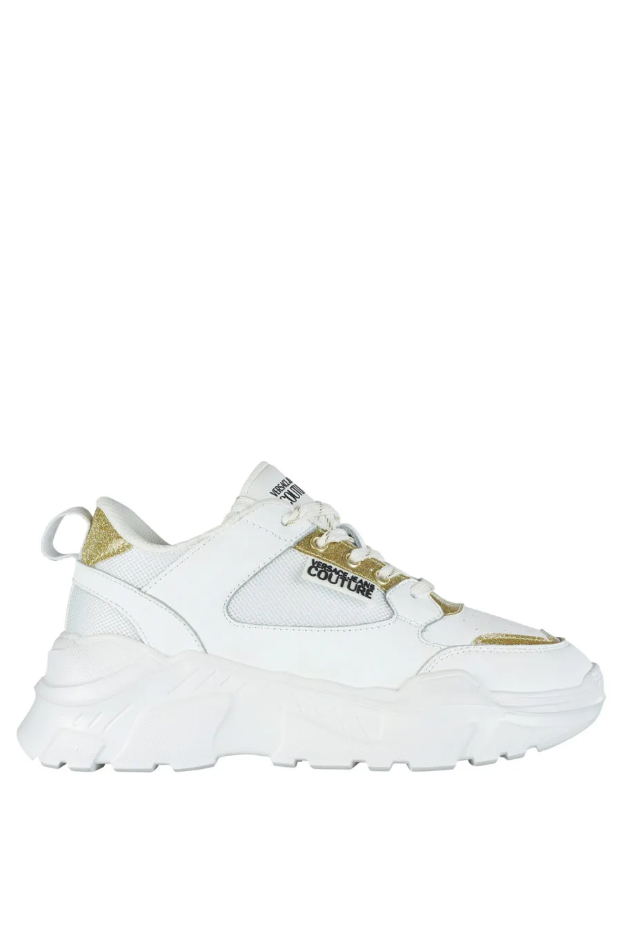 Zapatillas blancas con detalles dorado 