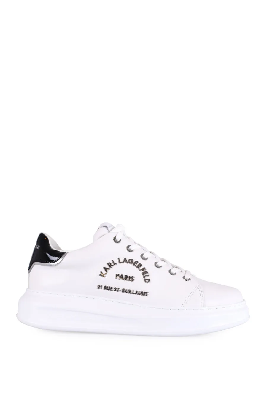 Zapatillas blancas con logotipo 